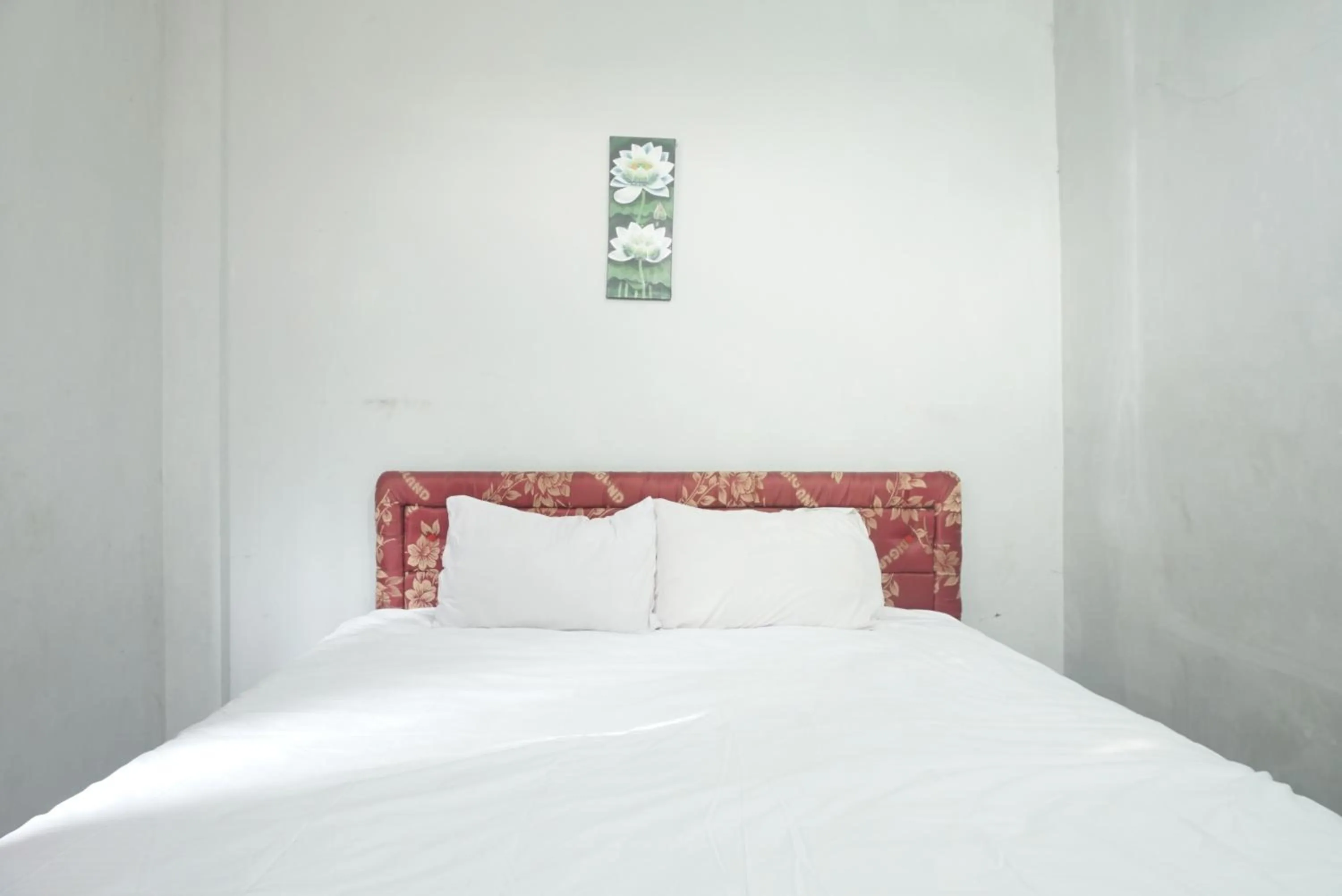 Bedroom, Bed in Hotel O Losmen Arkansas Syariah