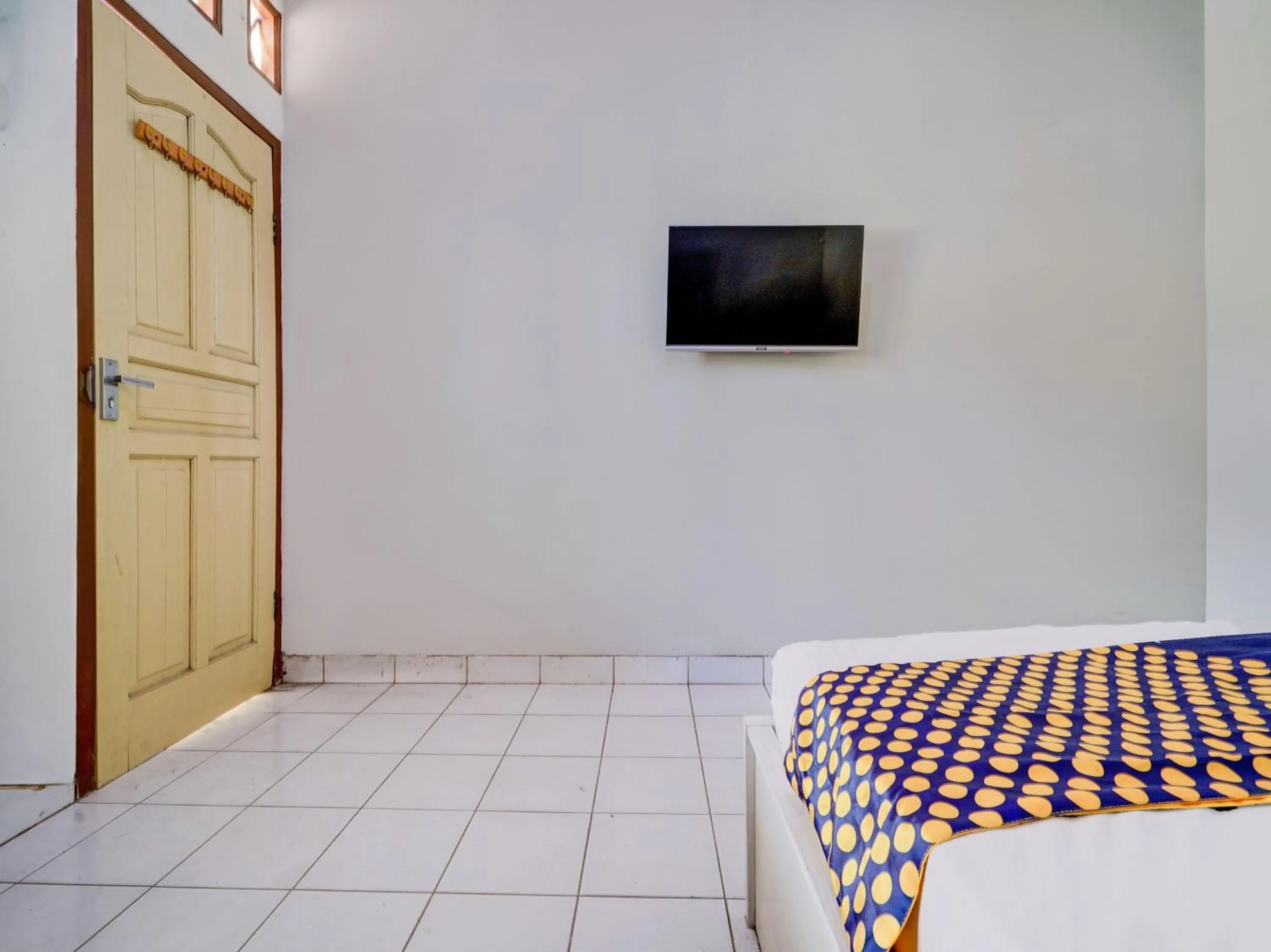 Bedroom in SPOT ON 93005 Berkah Kedawung Syariah Near Fakultas Farmasi Universitas Muhammadiyah Ahmad Dahlan Cirebon