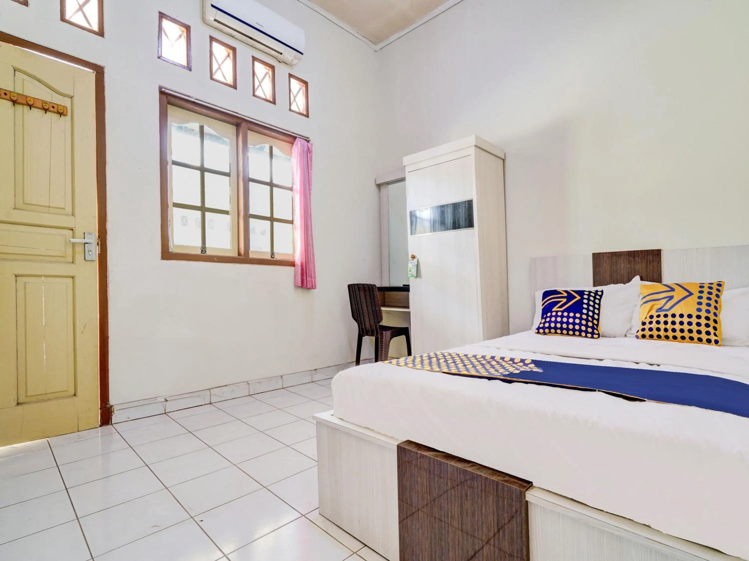 Bedroom in SPOT ON 93005 Berkah Kedawung Syariah Near Fakultas Farmasi Universitas Muhammadiyah Ahmad Dahlan Cirebon