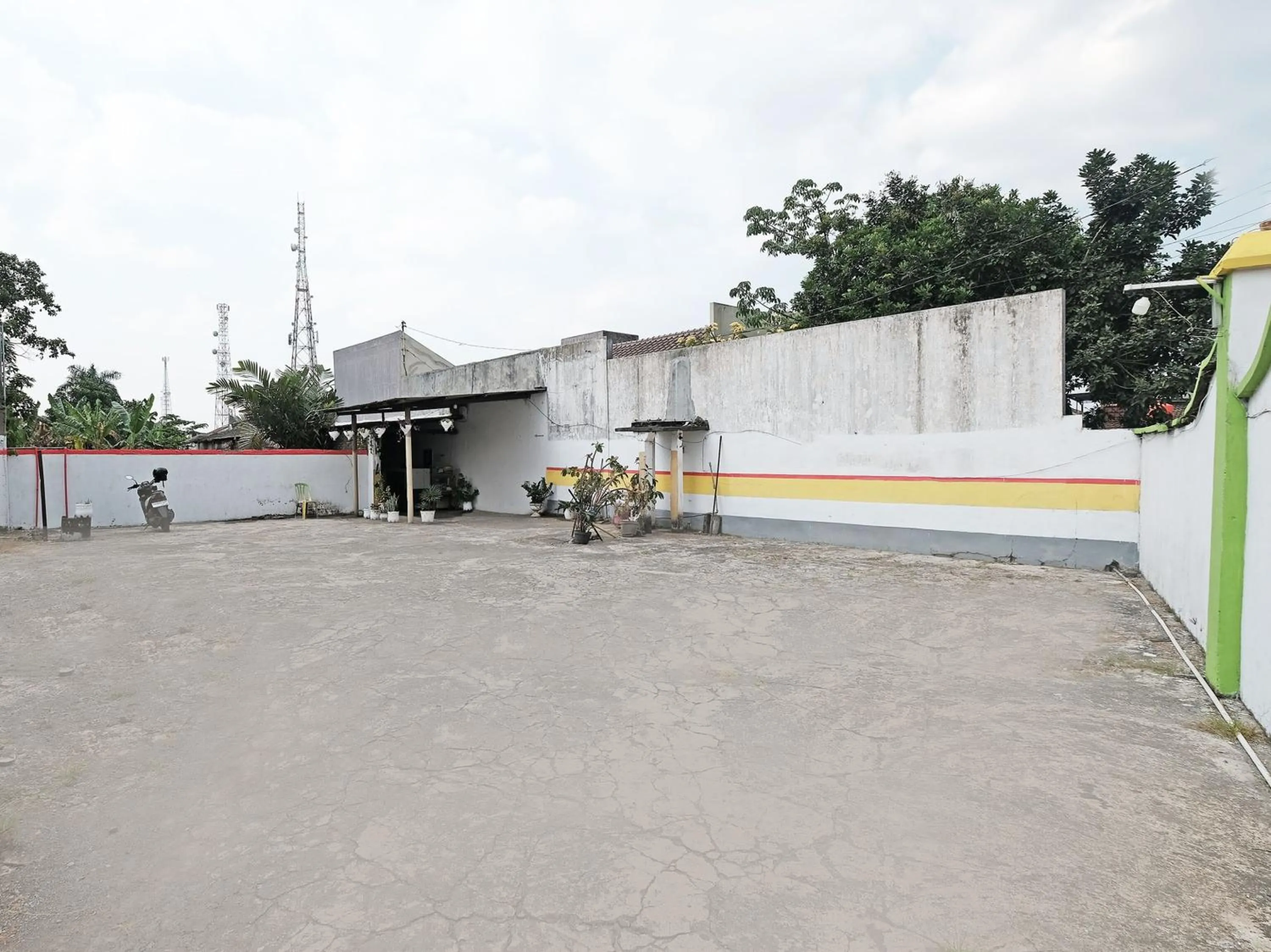 Facade/entrance in SPOT ON 92983 Hotel Ayu