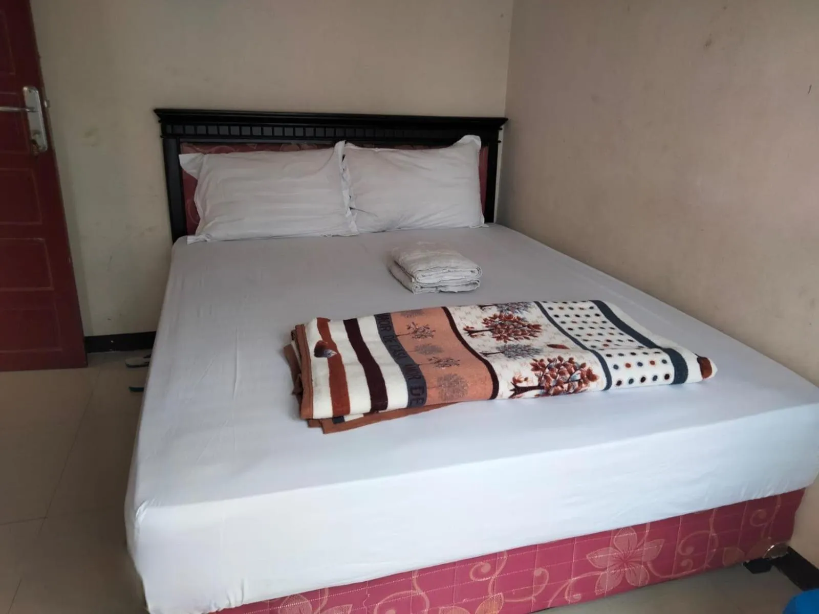 Bedroom, Bed in Hotel O Edotel Smkn 5 Palopo Near Bukit punai