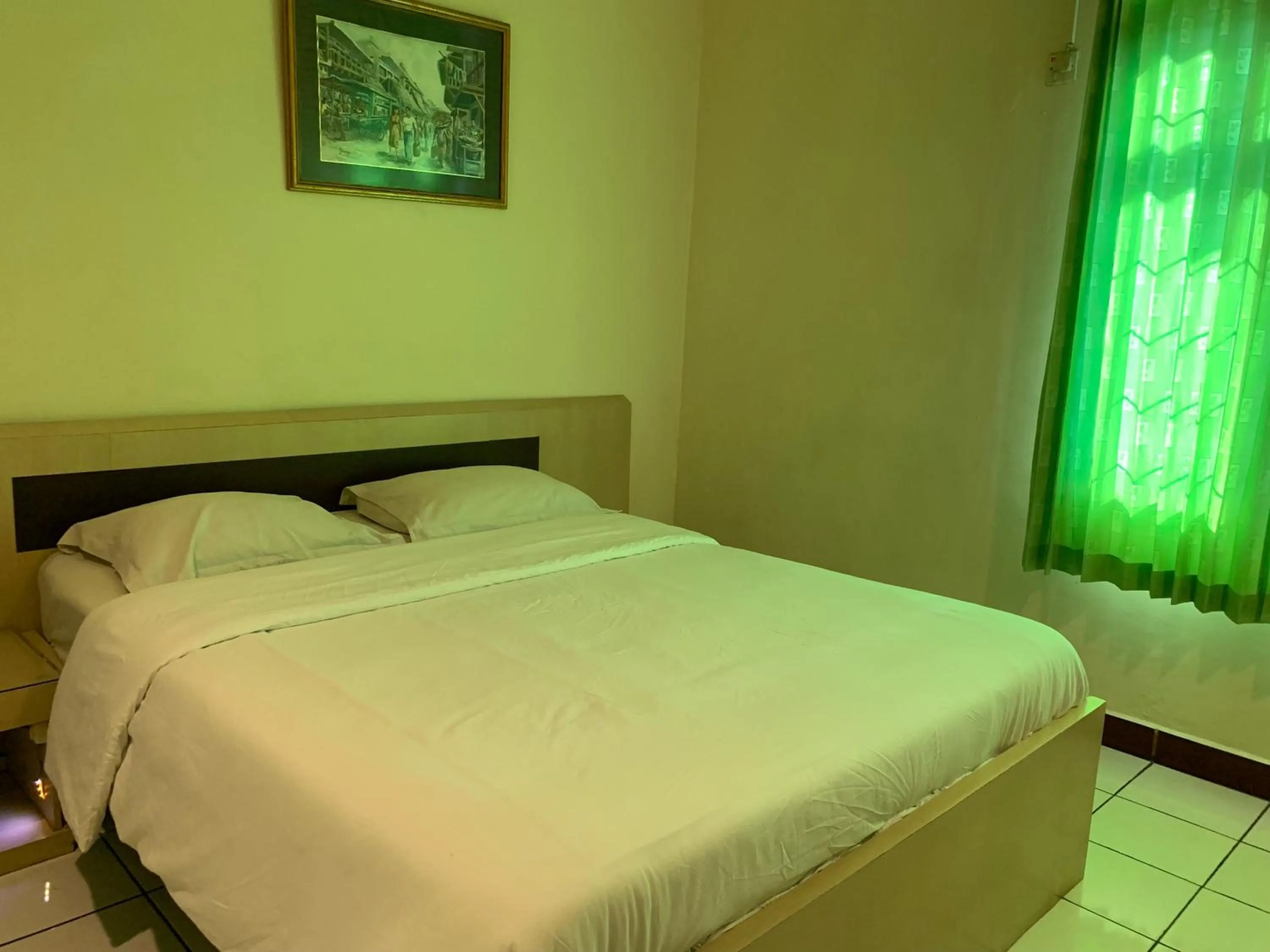 Bedroom, Bed in Hotel O Edotel Smkn 5 Palopo Near Bukit punai