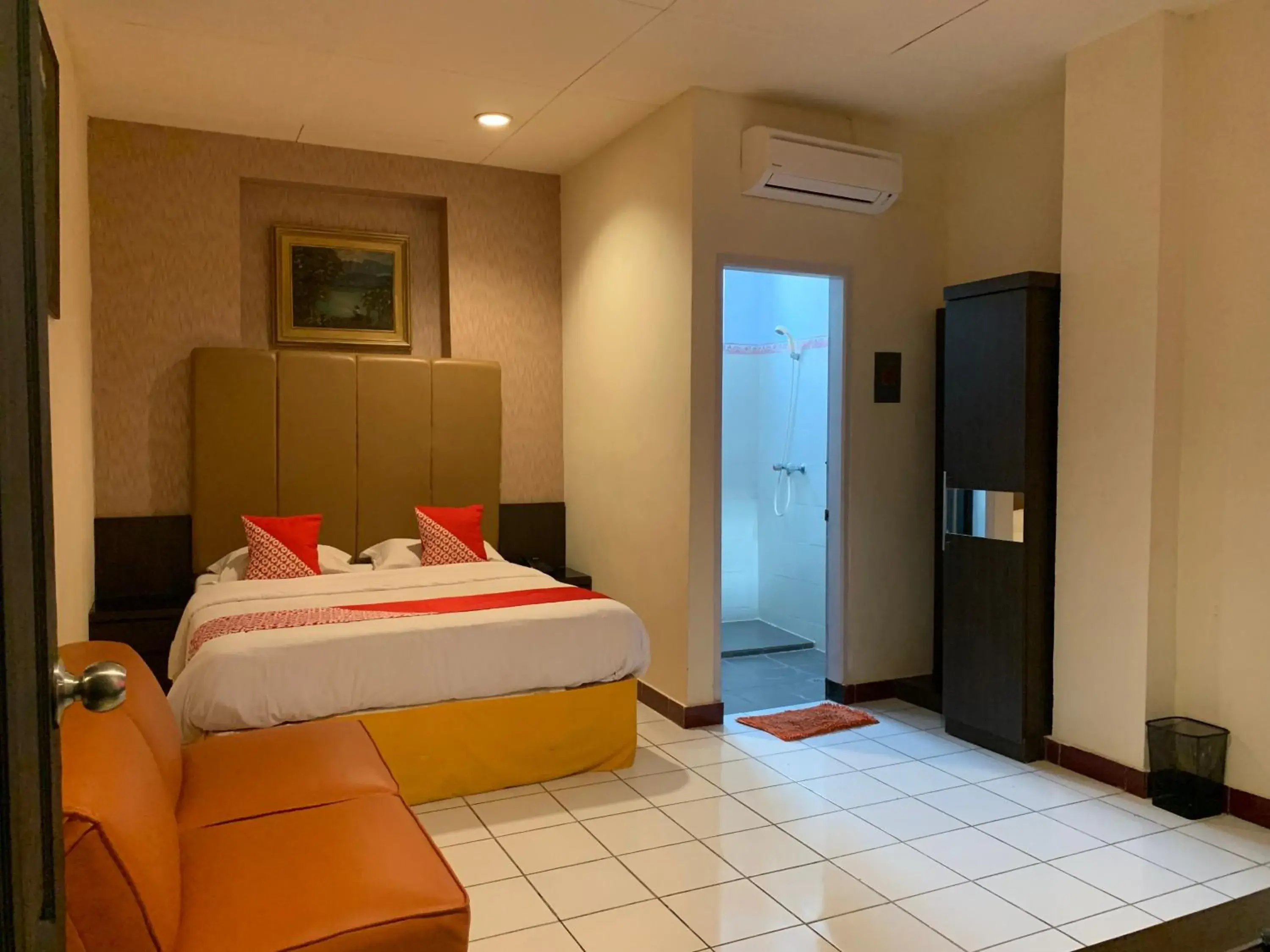 Bedroom, Bed in Hotel O Edotel Smkn 5 Palopo Near Bukit punai Bedroom, Bed in Hotel O Edotel Smkn 5 Palopo Near Bukit punai