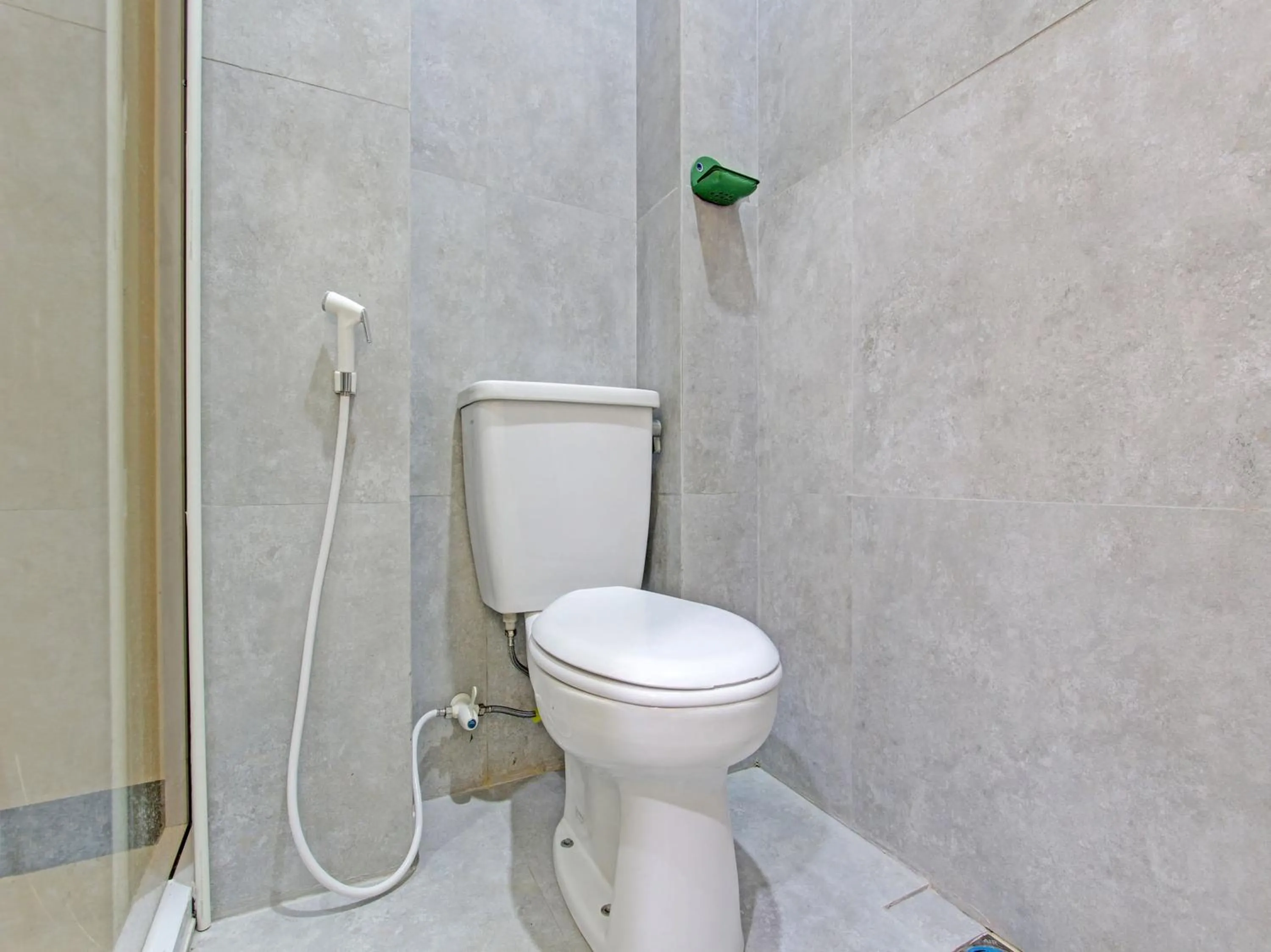 Bathroom in Collection O 92972 Gaharu Hotel