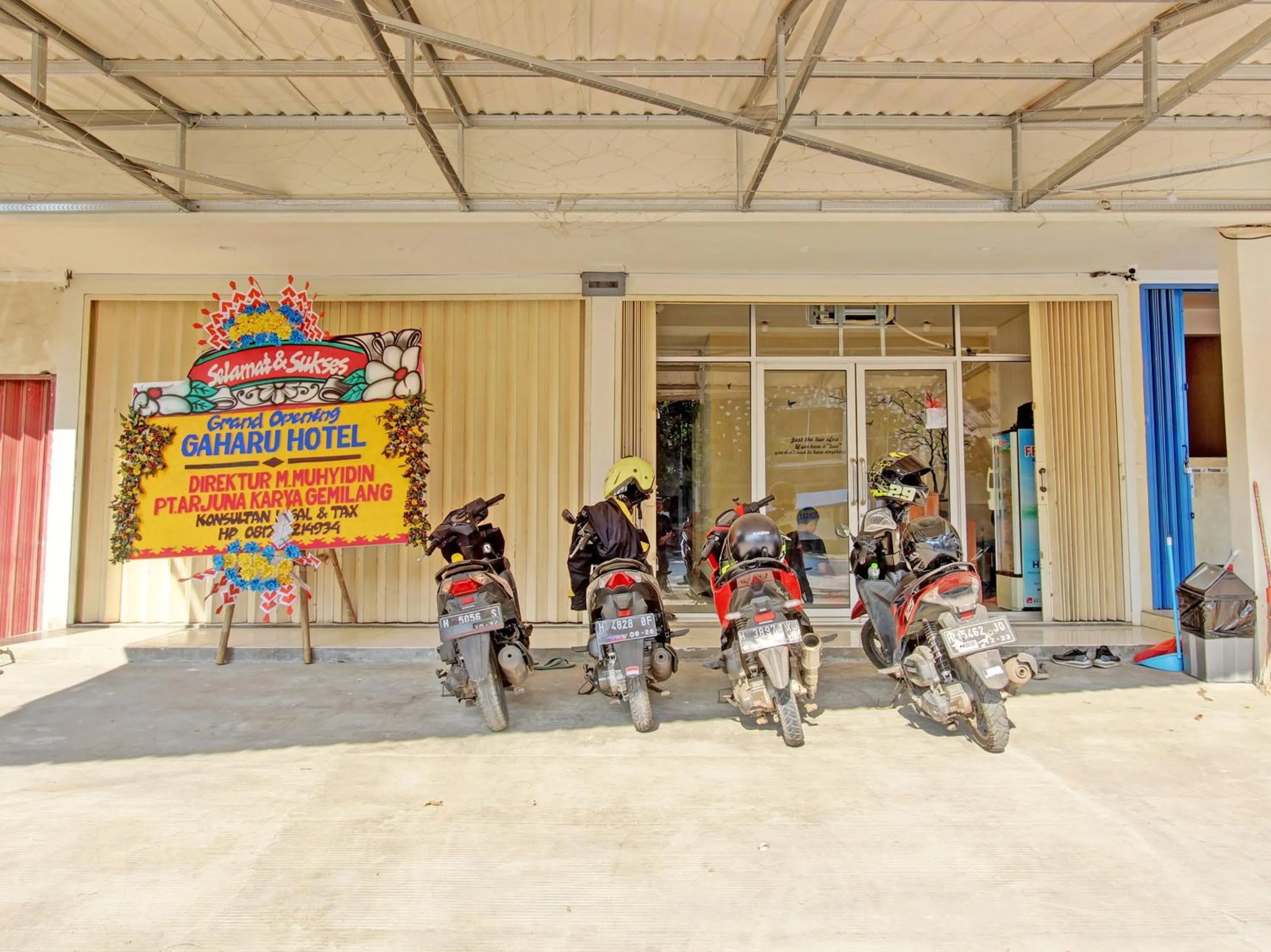 Facade/entrance in Collection O 92972 Gaharu Hotel