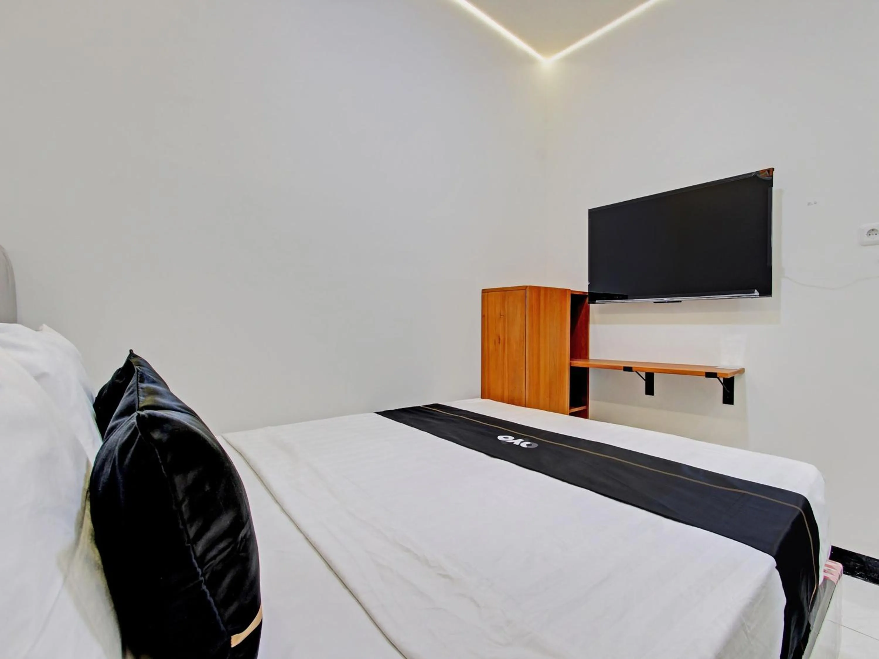 Bedroom, Bed in Collection O 92972 Gaharu Hotel