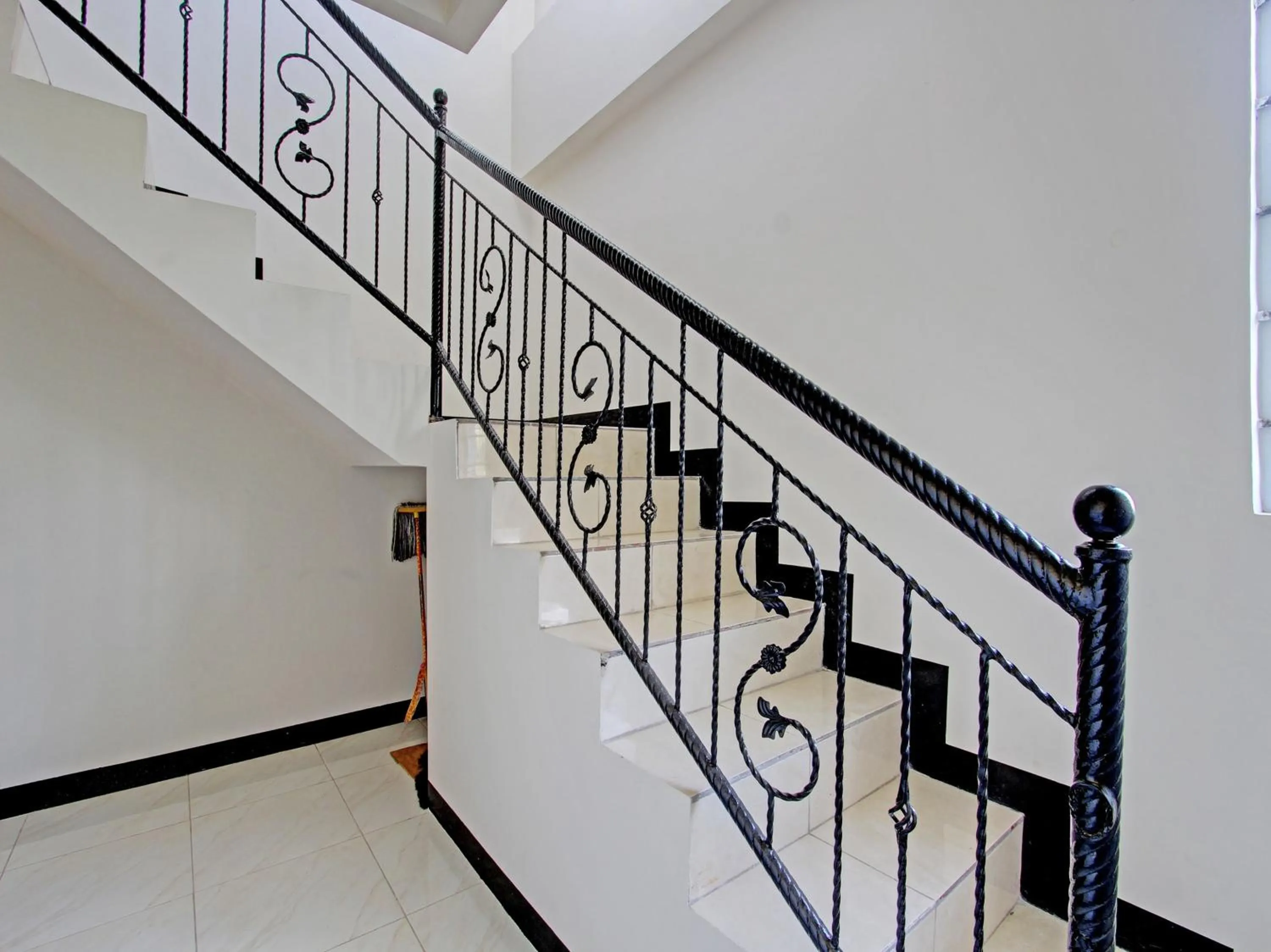 Lobby or reception in Collection O 92972 Gaharu Hotel