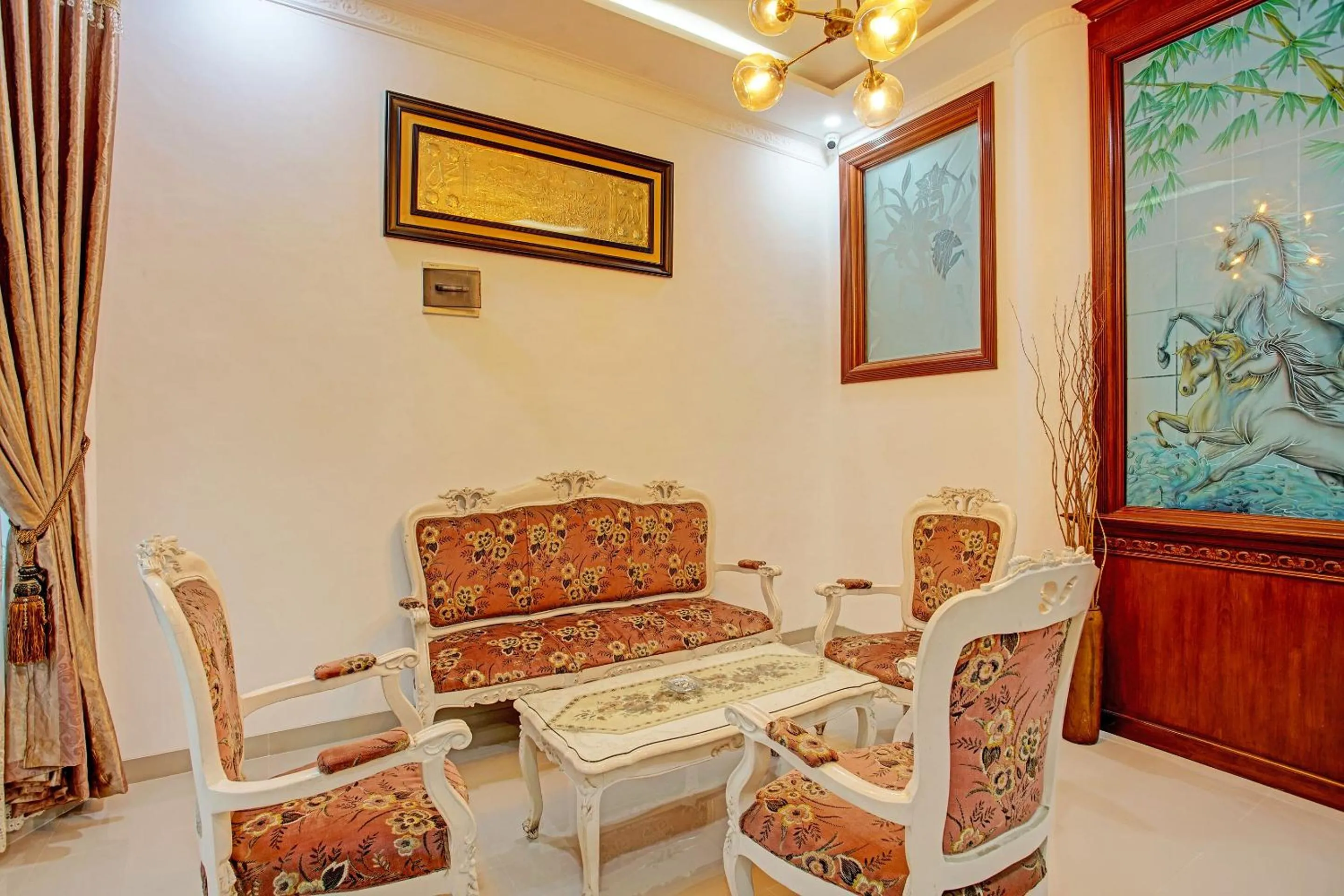 Lobby or reception in Capital O 92990 Nena Kostel Syariah