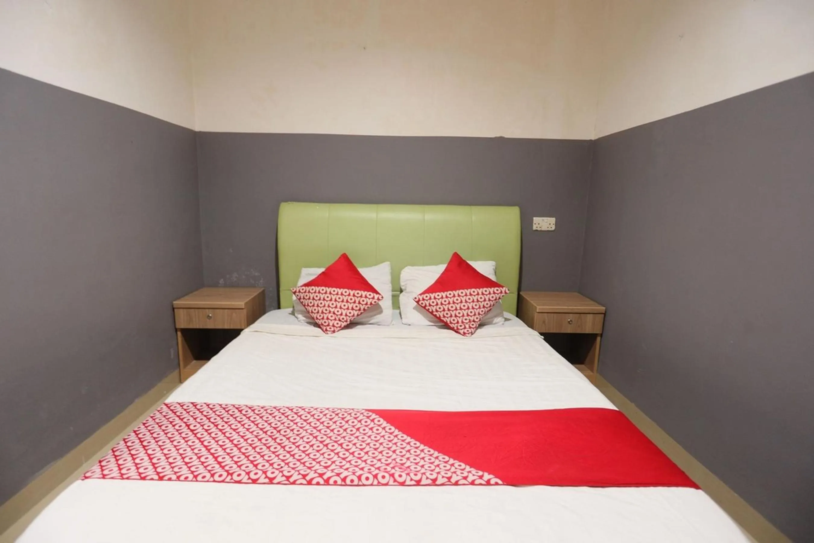 Photo of the whole room, Bed in Hotel O City Room