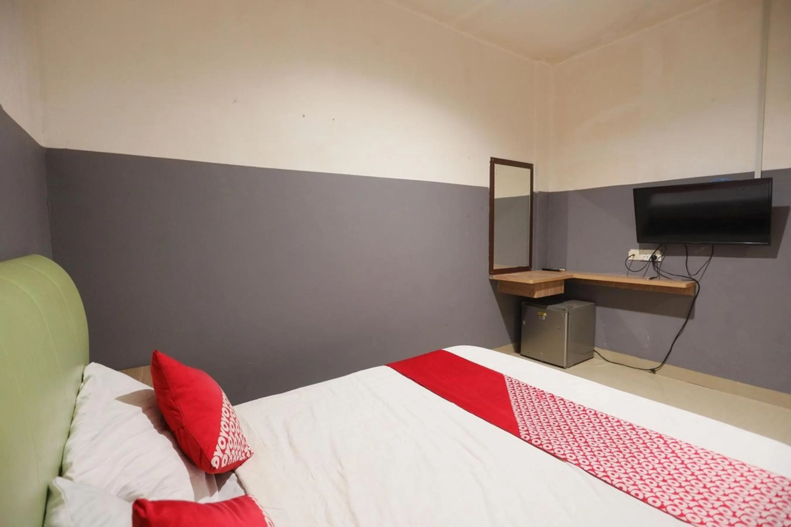 Photo of the whole room, Bed in Hotel O City Room