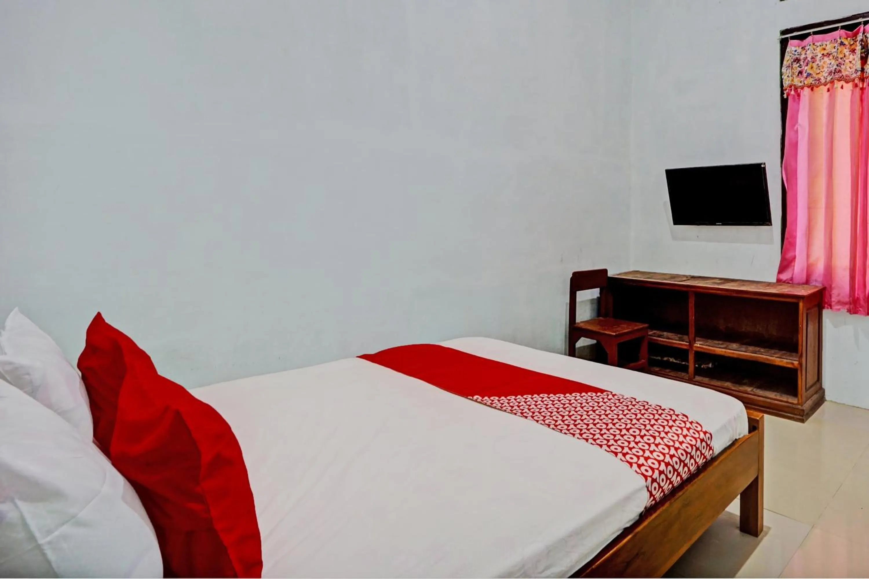 Bedroom, Bed in OYO Life 93036 Eddy Homestay Syariah