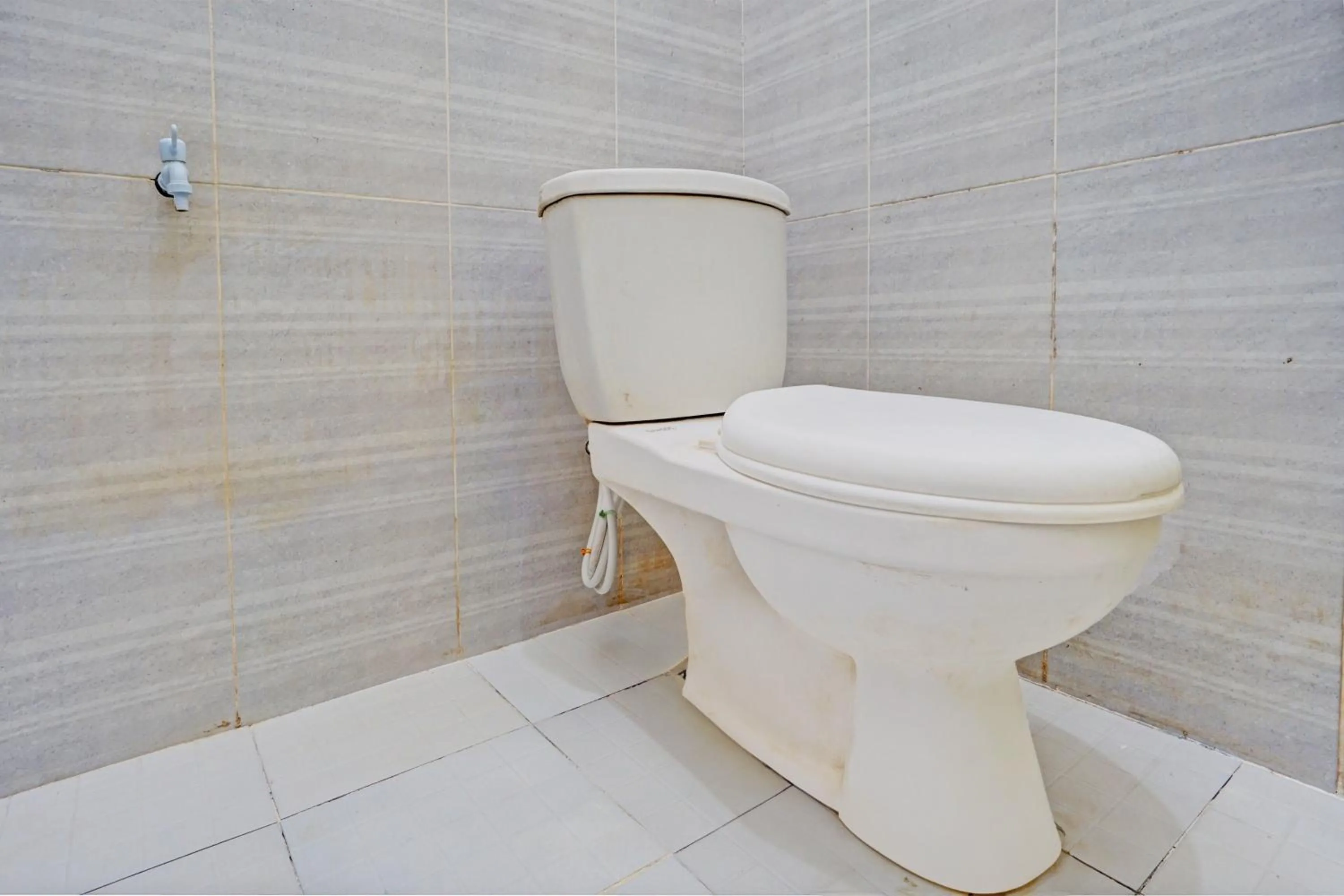 Bathroom in OYO Life 93036 Eddy Homestay Syariah