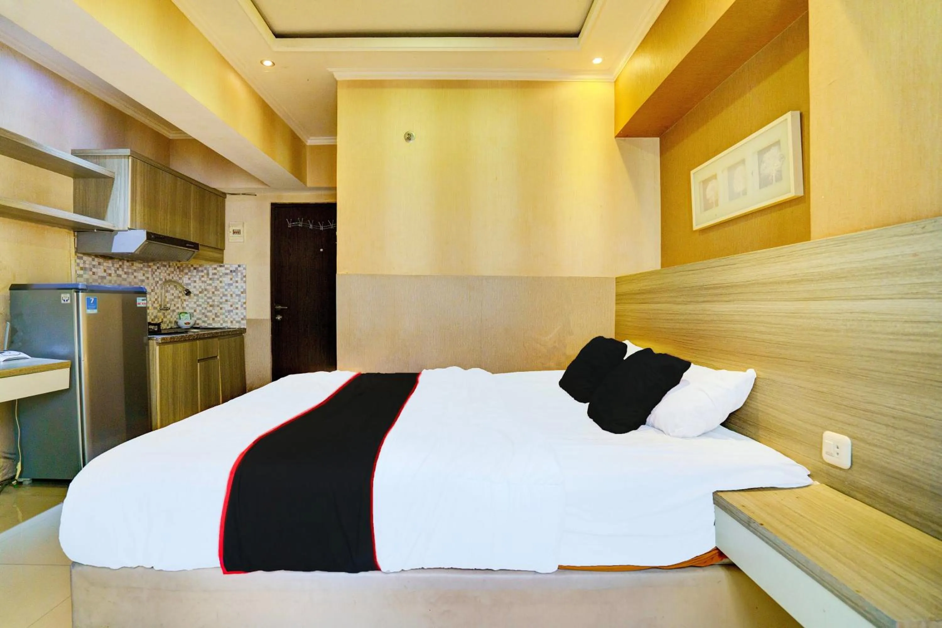 Bedroom, Bed in Collection O 92981 Apartemen The Jarrdin By Gold Suites Property