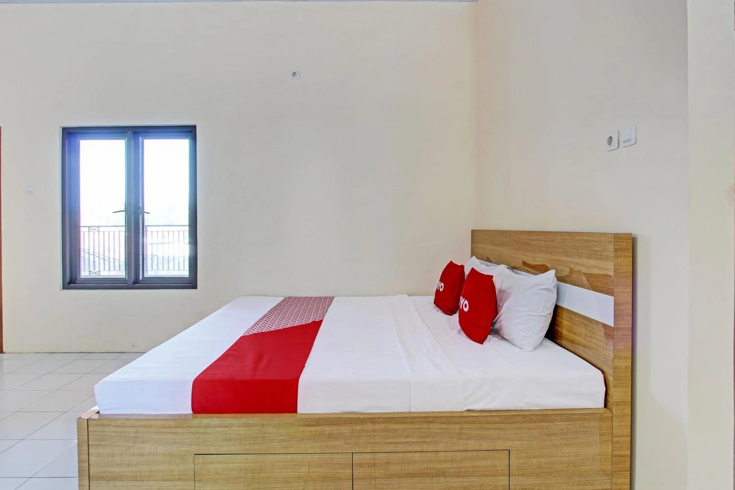 Bedroom, Bed in Hotel O Mi Casa Inn