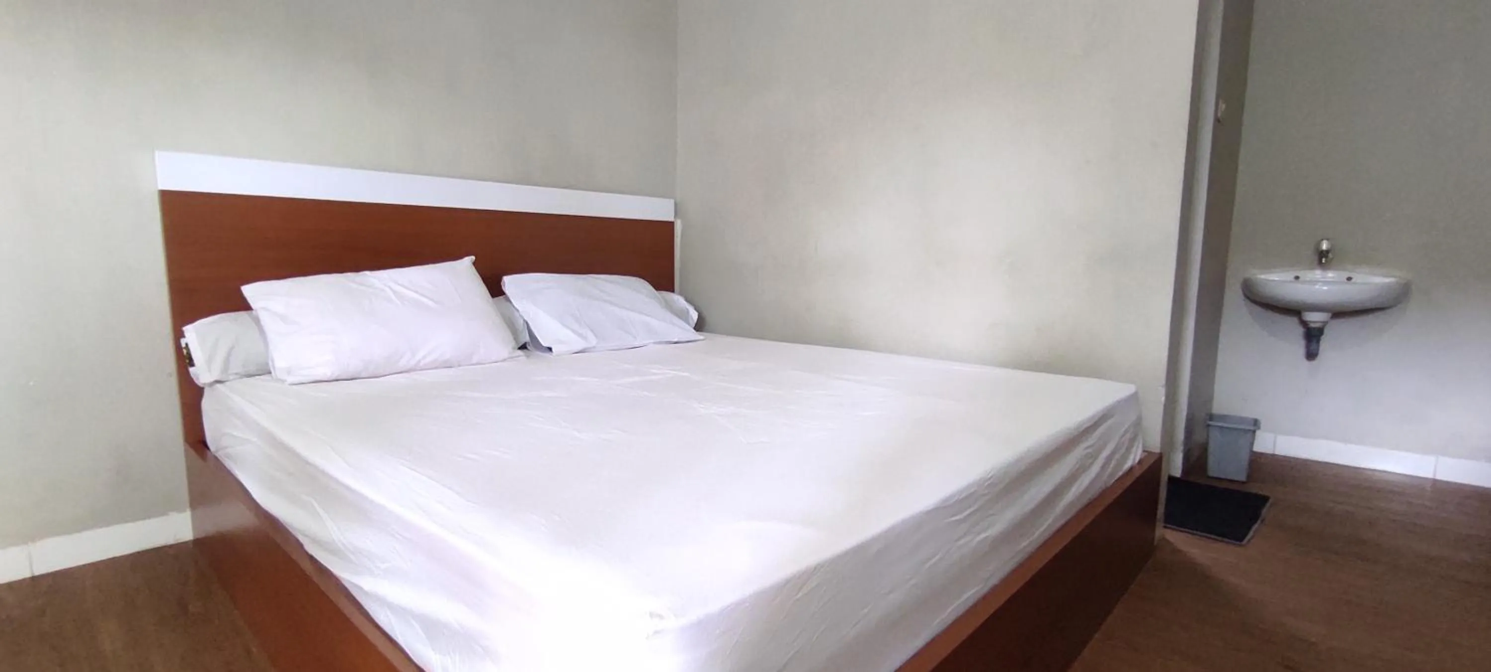 Bedroom in OYO 93051 Wisma Syariah Buloe Near Lapangan Abubakar Lambogo Batili Enrekang