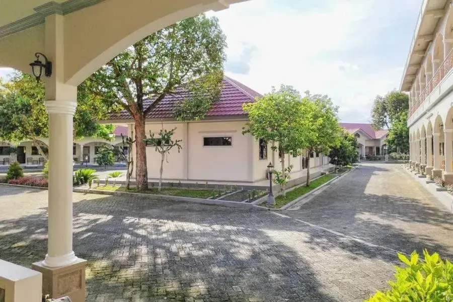 Facade/entrance in OYO 93051 Wisma Syariah Buloe Near Lapangan Abubakar Lambogo Batili Enrekang Facade/entrance in OYO 93051 Wisma Syariah Buloe Near Lapangan Abubakar Lambogo Batili Enrekang