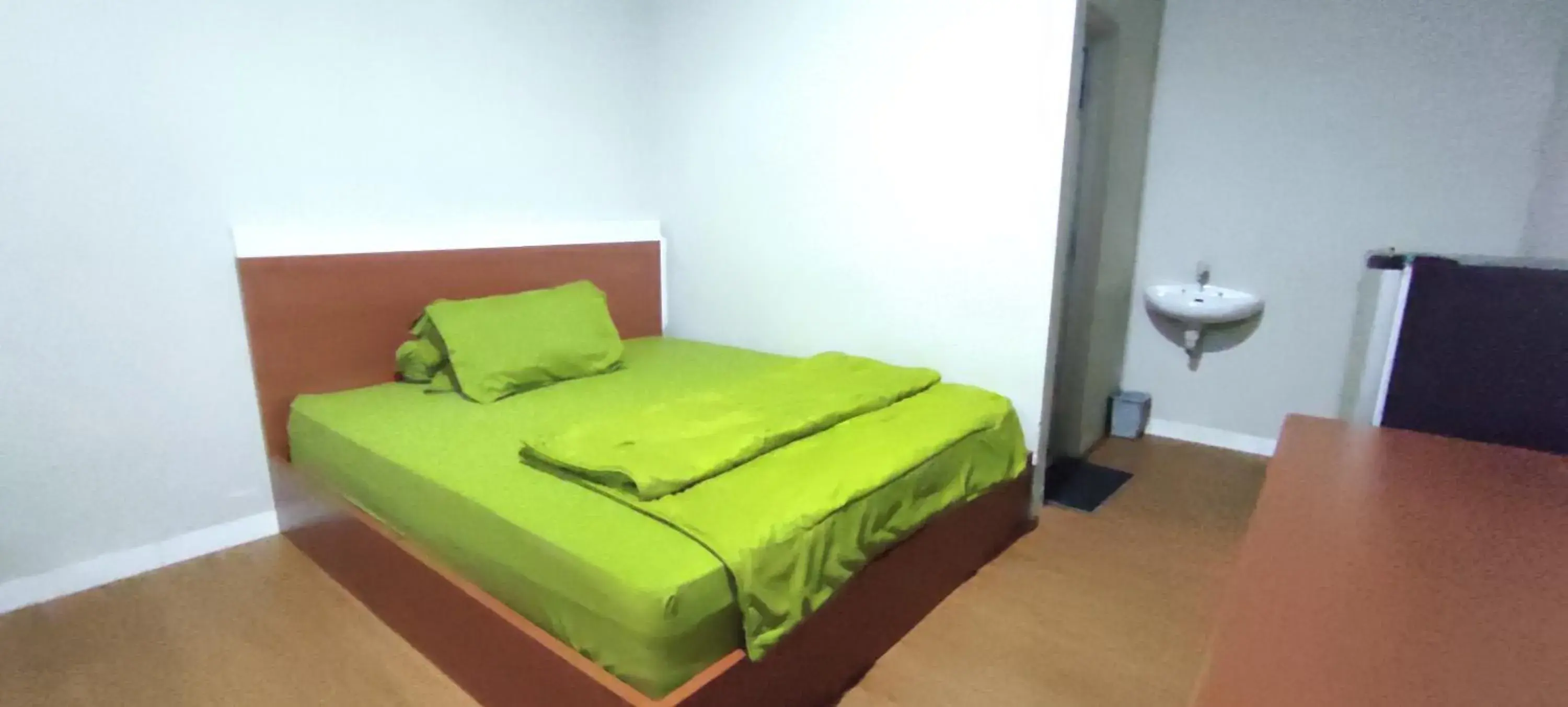 Bedroom, Bed in OYO 93051 Wisma Syariah Buloe Near Lapangan Abubakar Lambogo Batili Enrekang Bedroom, Bed in OYO 93051 Wisma Syariah Buloe Near Lapangan Abubakar Lambogo Batili Enrekang