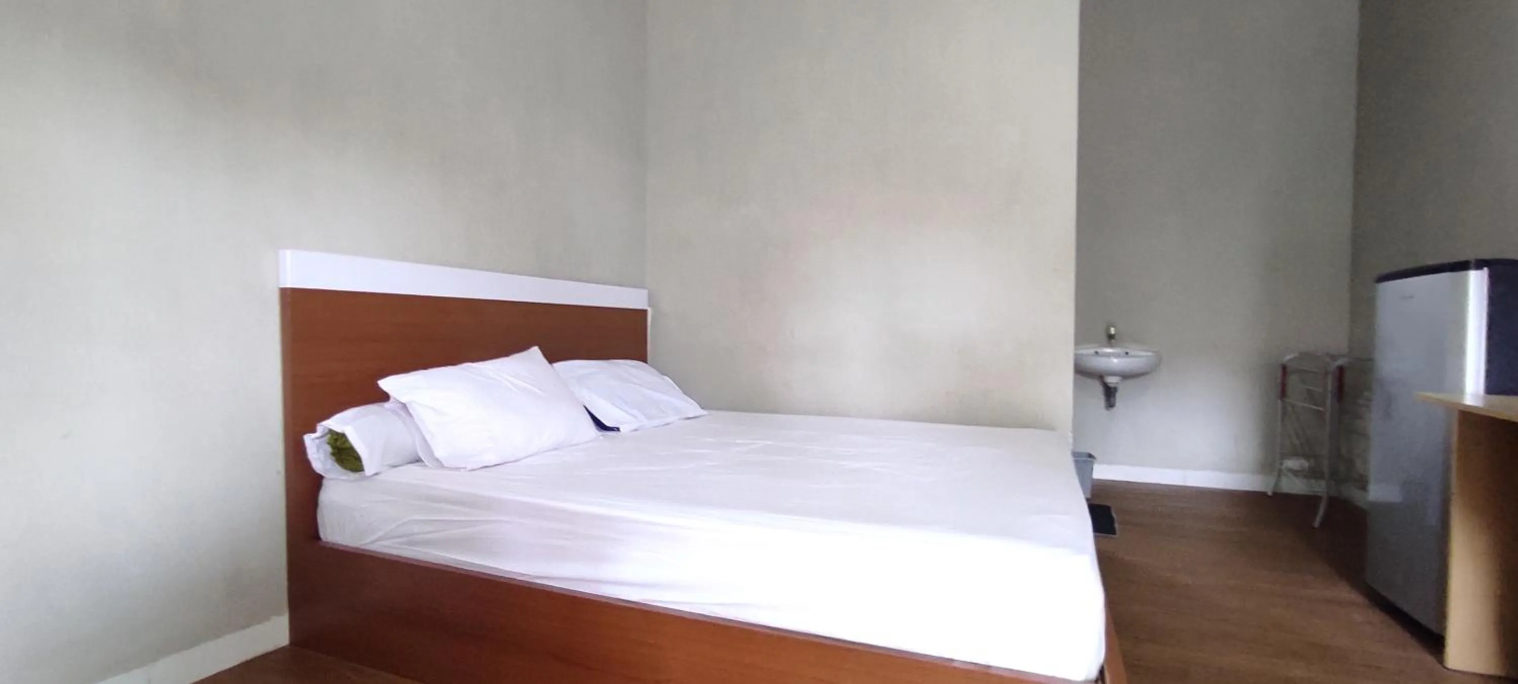 Bedroom in OYO 93051 Wisma Syariah Buloe Near Lapangan Abubakar Lambogo Batili Enrekang