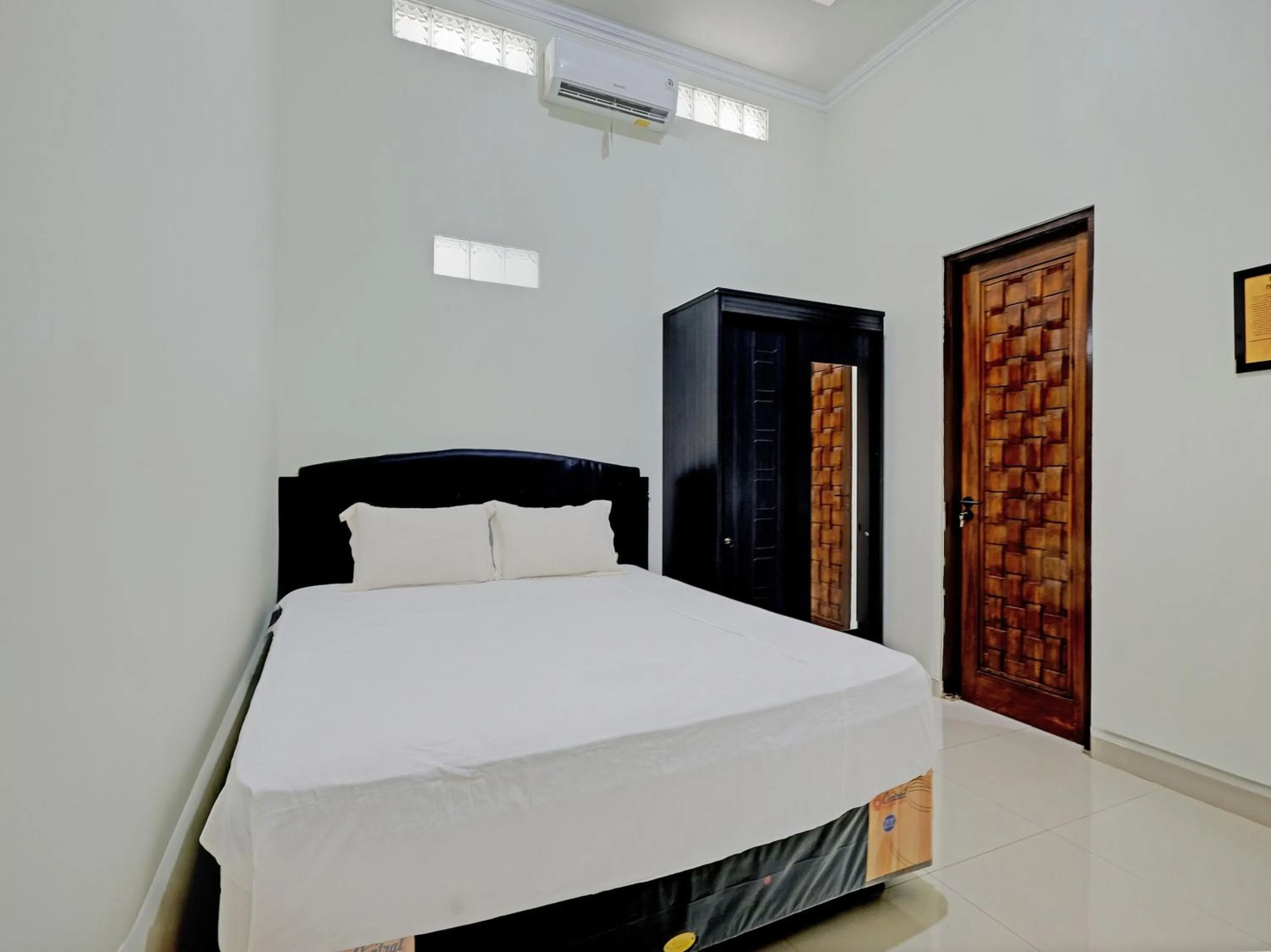 Bedroom, Bed in OYO Life 92935 Ayu Kost Eksklusif