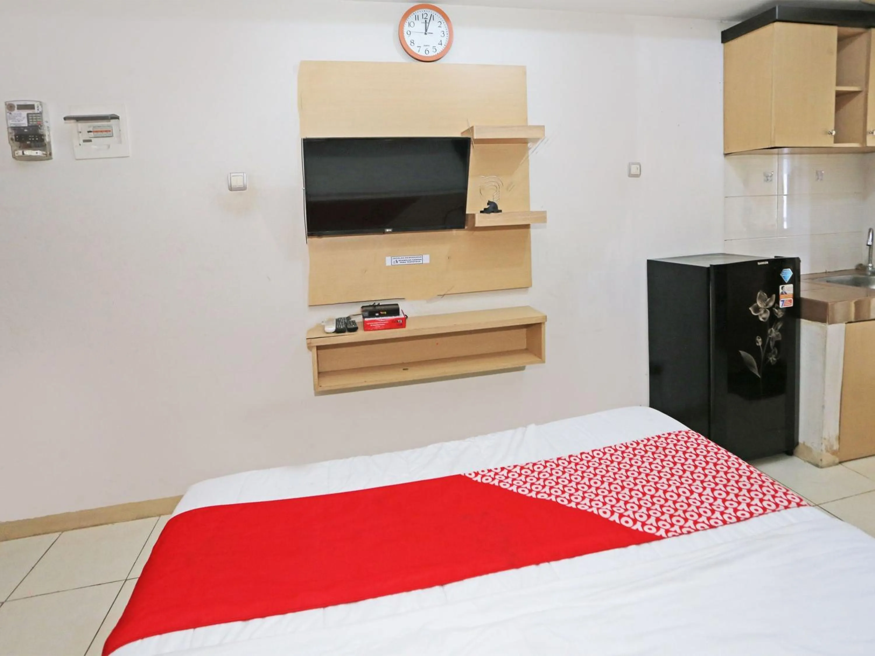 Bedroom in Capital O 92971 Pelangi Residence