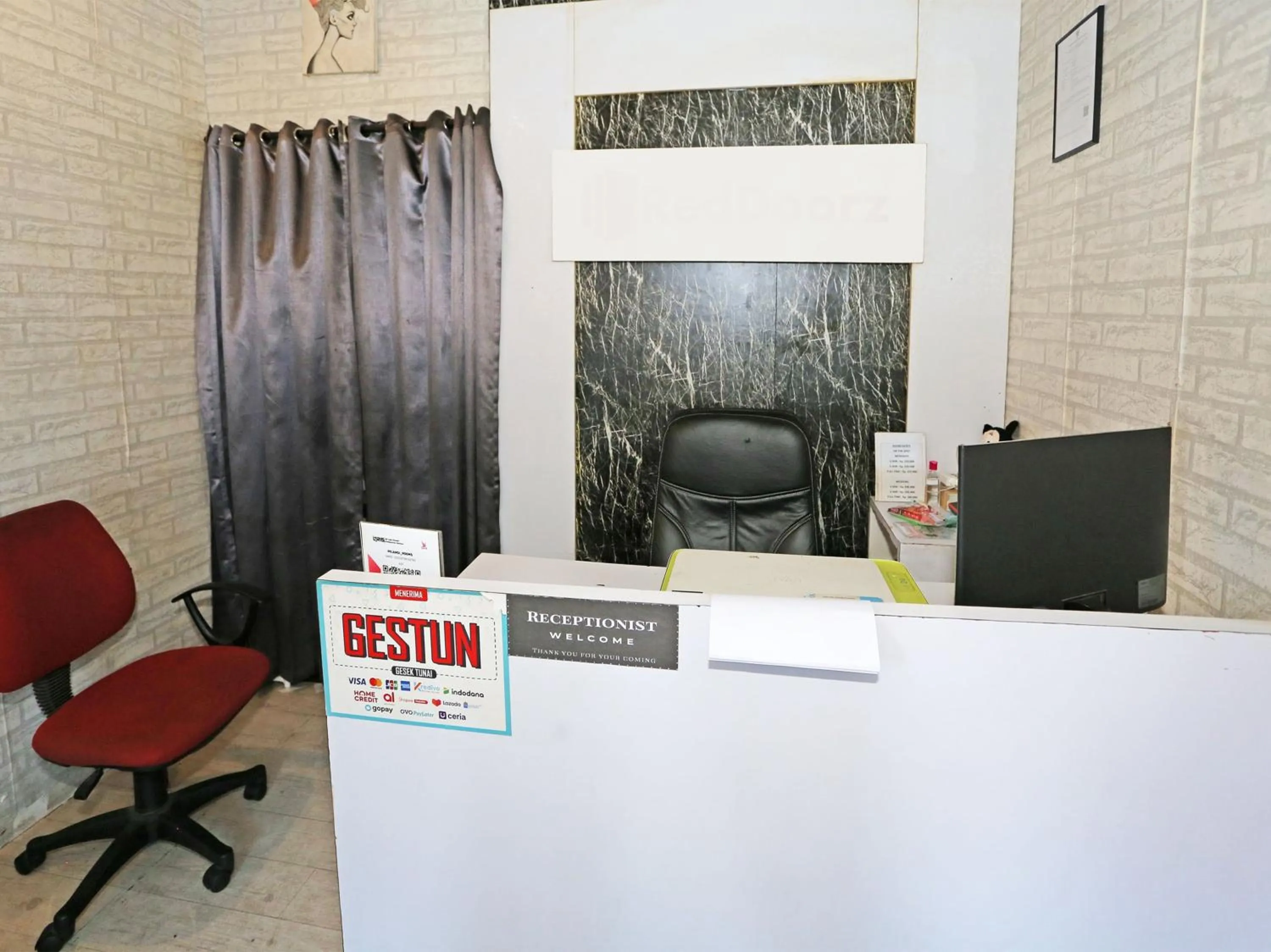 Lobby or reception in Capital O 92971 Pelangi Residence