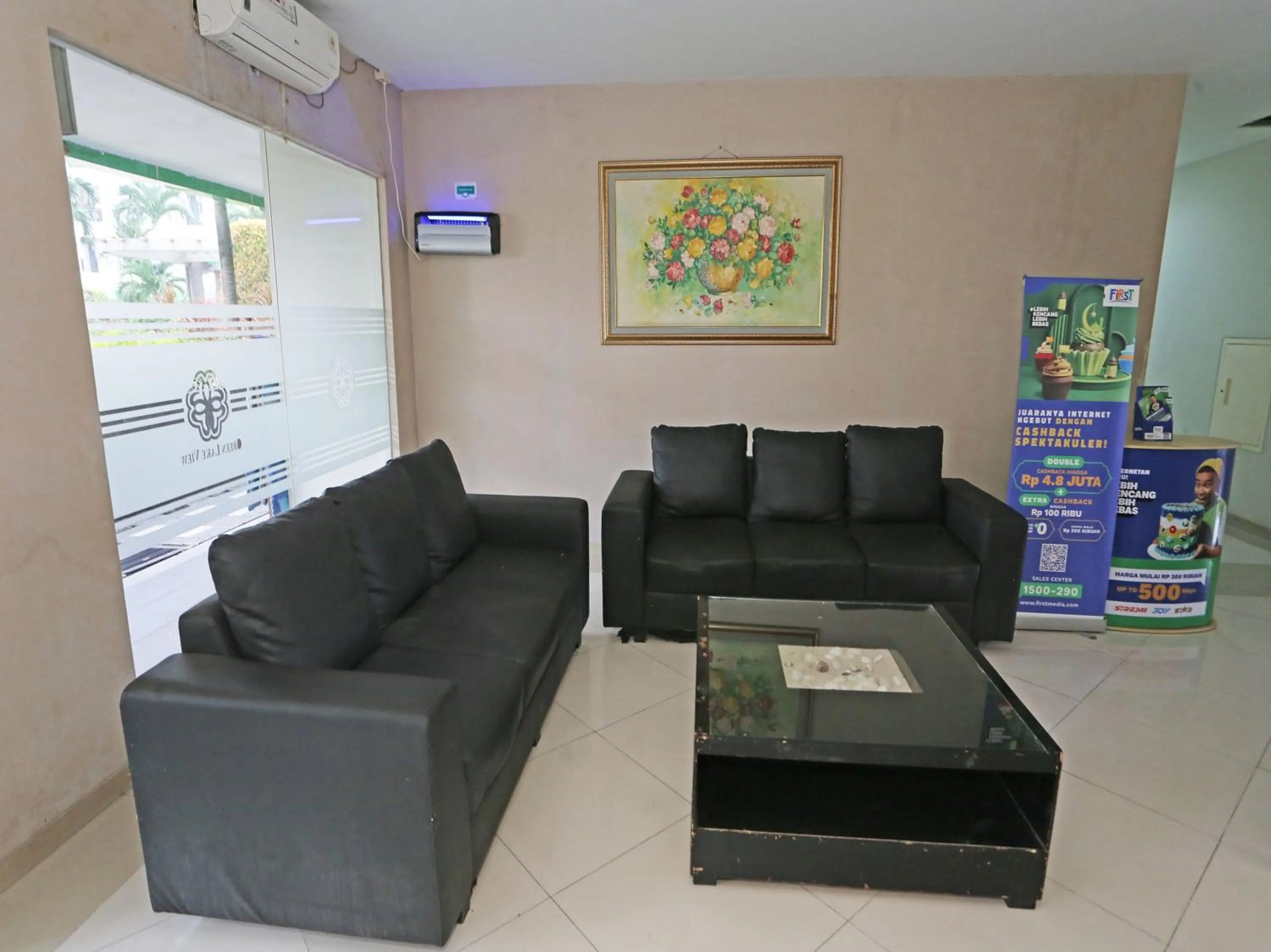 Bedroom in Capital O 92971 Pelangi Residence