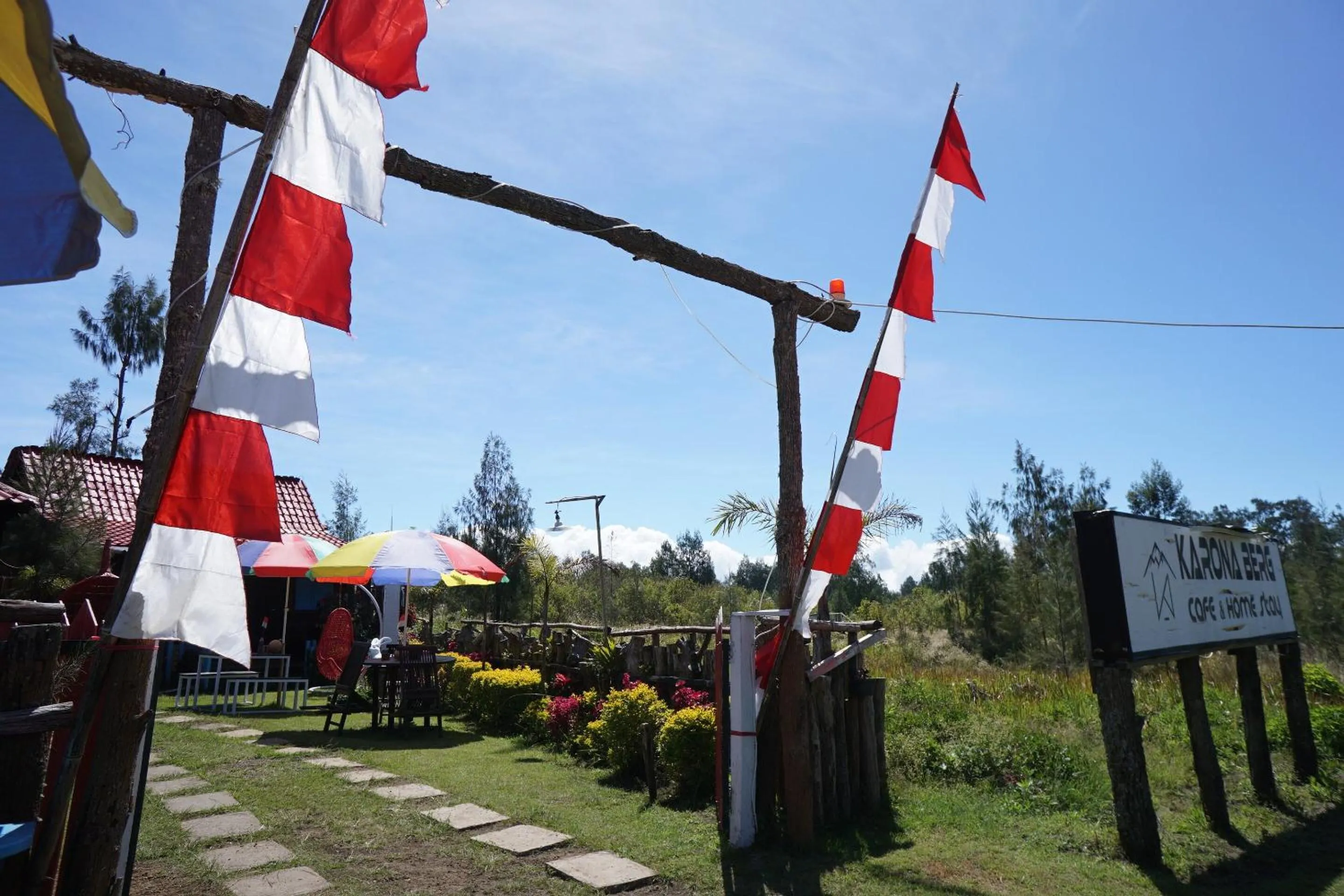Facade/entrance in Collection O 93000 Karona Berg Homestay & Cafe