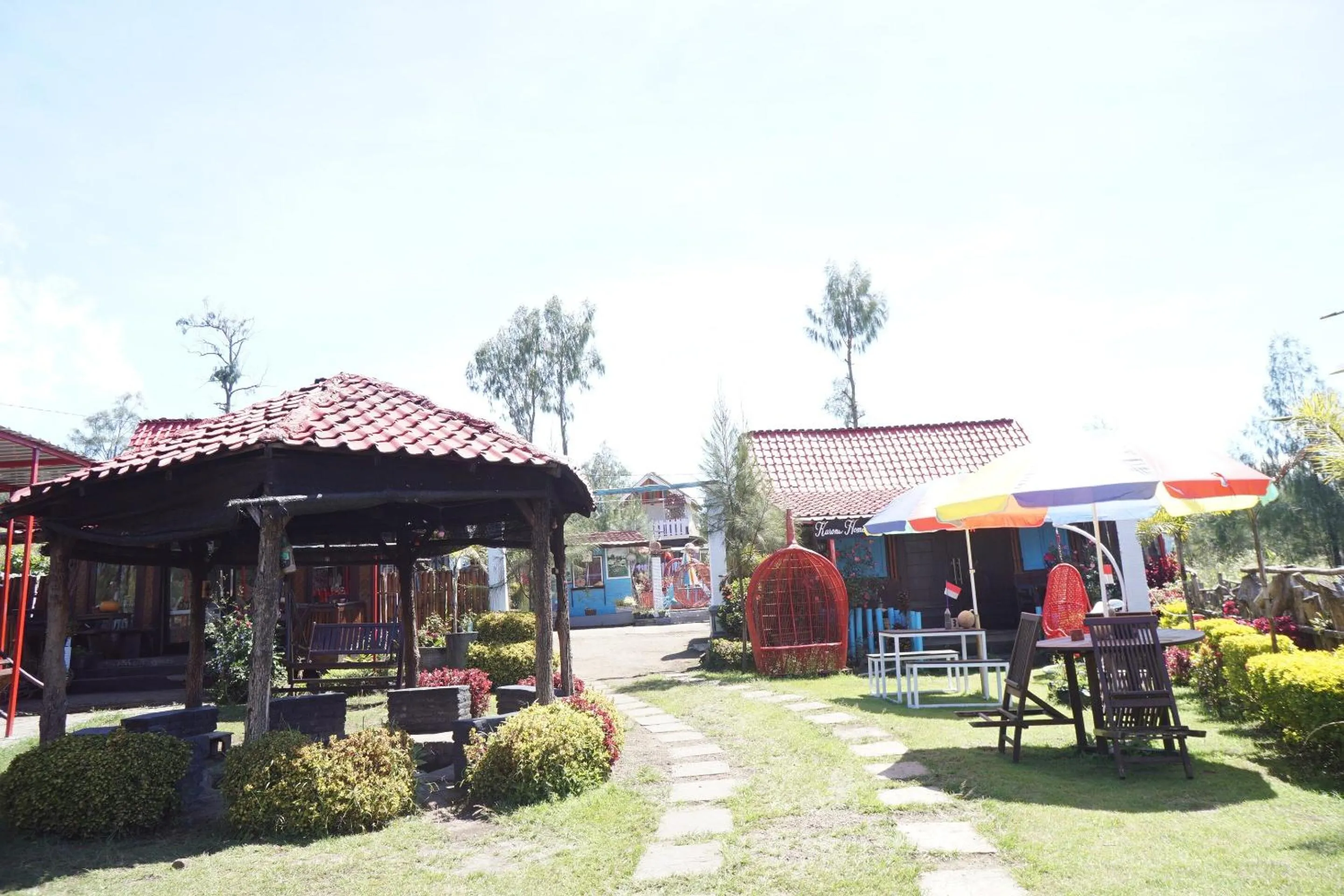 Lobby or reception in Collection O 93000 Karona Berg Homestay & Cafe