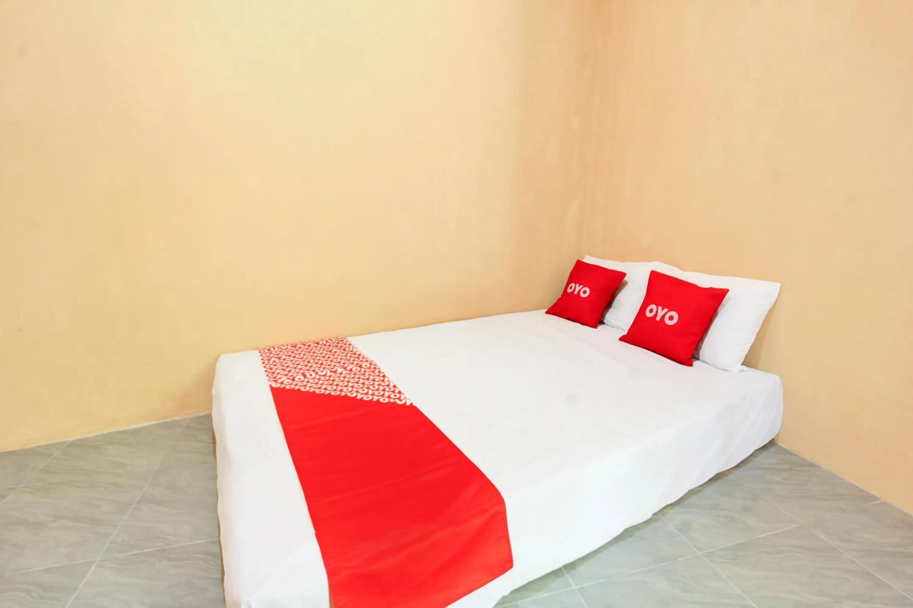 Bedroom, Bed in Hotel O Kost Gayus