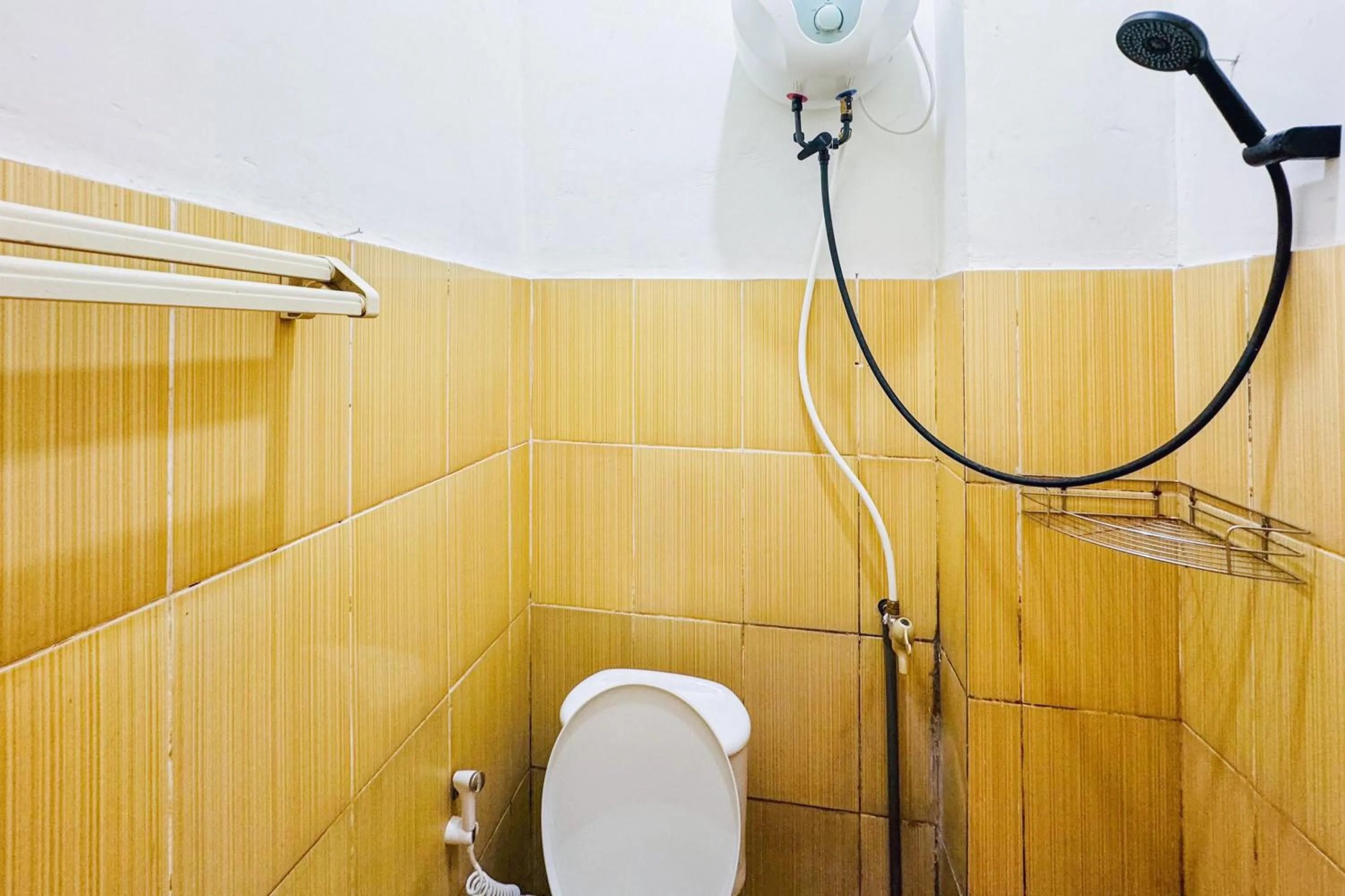 Bathroom in Penginapan Dison RedPartner