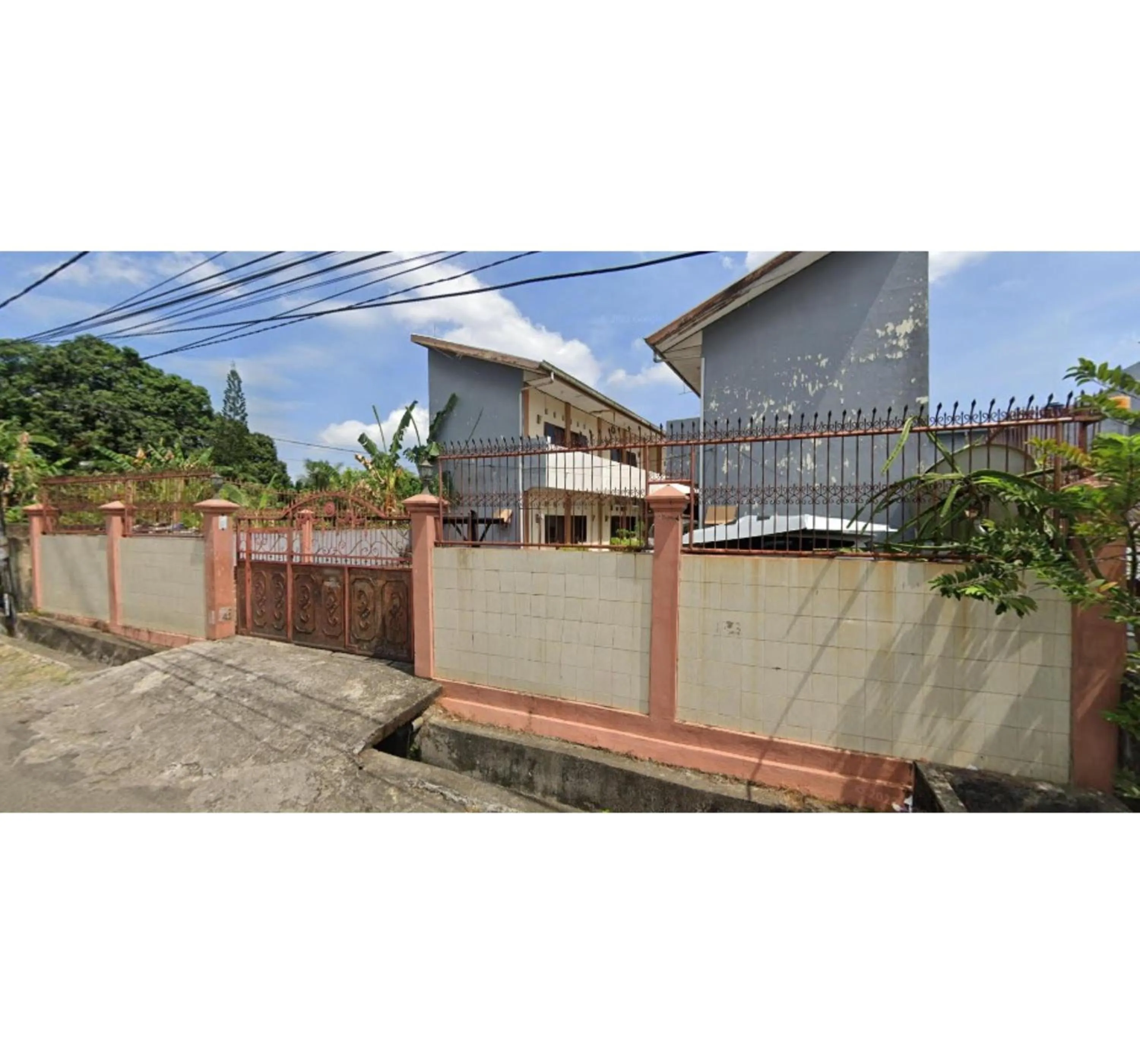 Property building in Hotel O Wisma Astukara Syariah Near Sejahtera Department Store Pinrang