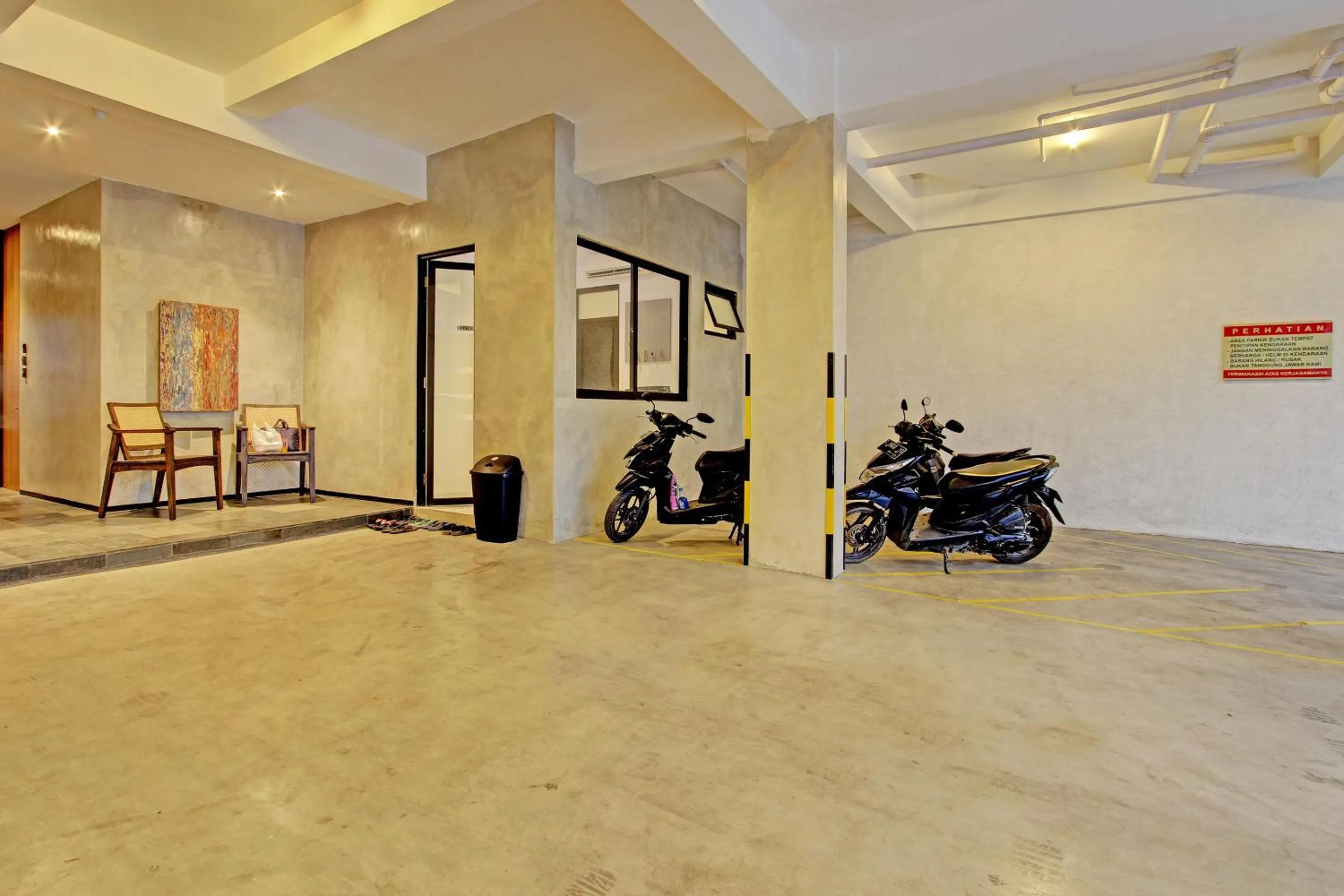 Facade/entrance in Super OYO Capital O 92987 Keenan Living Perumnas