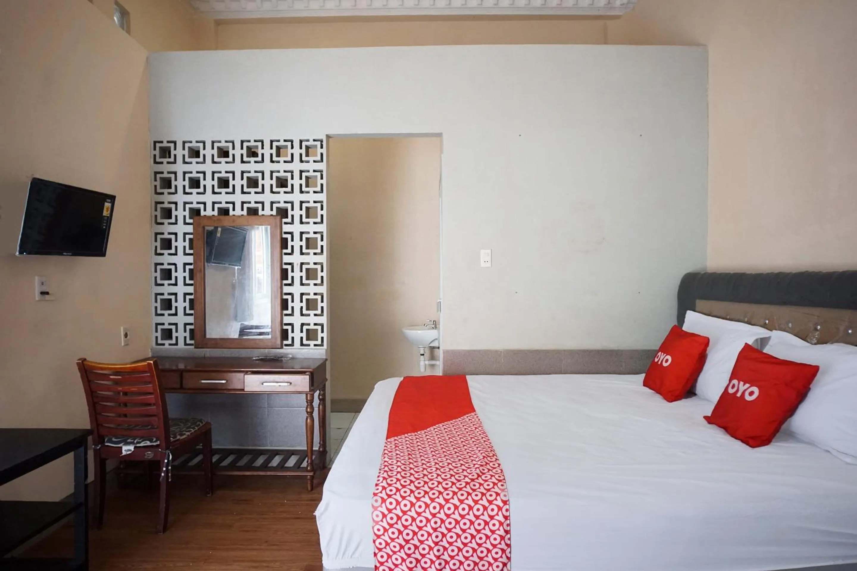 Bedroom in OYO 93003 B32 Homestay