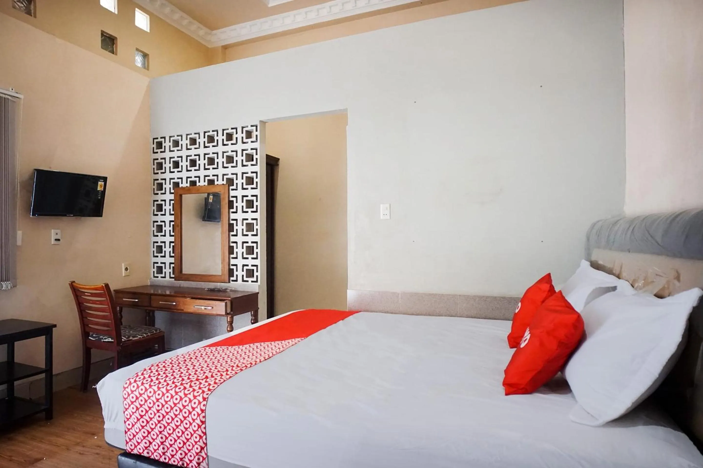 Bedroom in OYO 93003 B32 Homestay