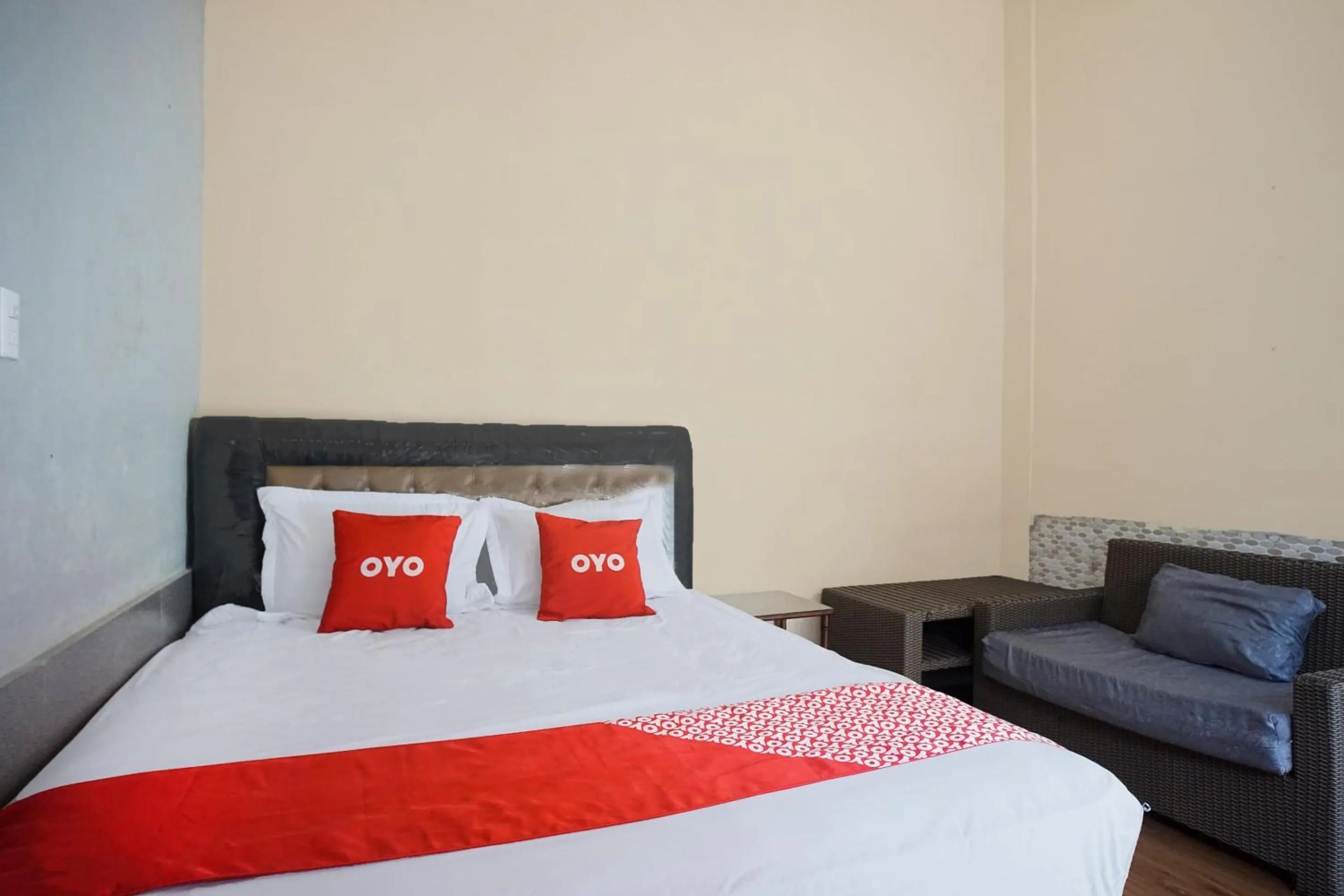 Bedroom in OYO 93003 B32 Homestay