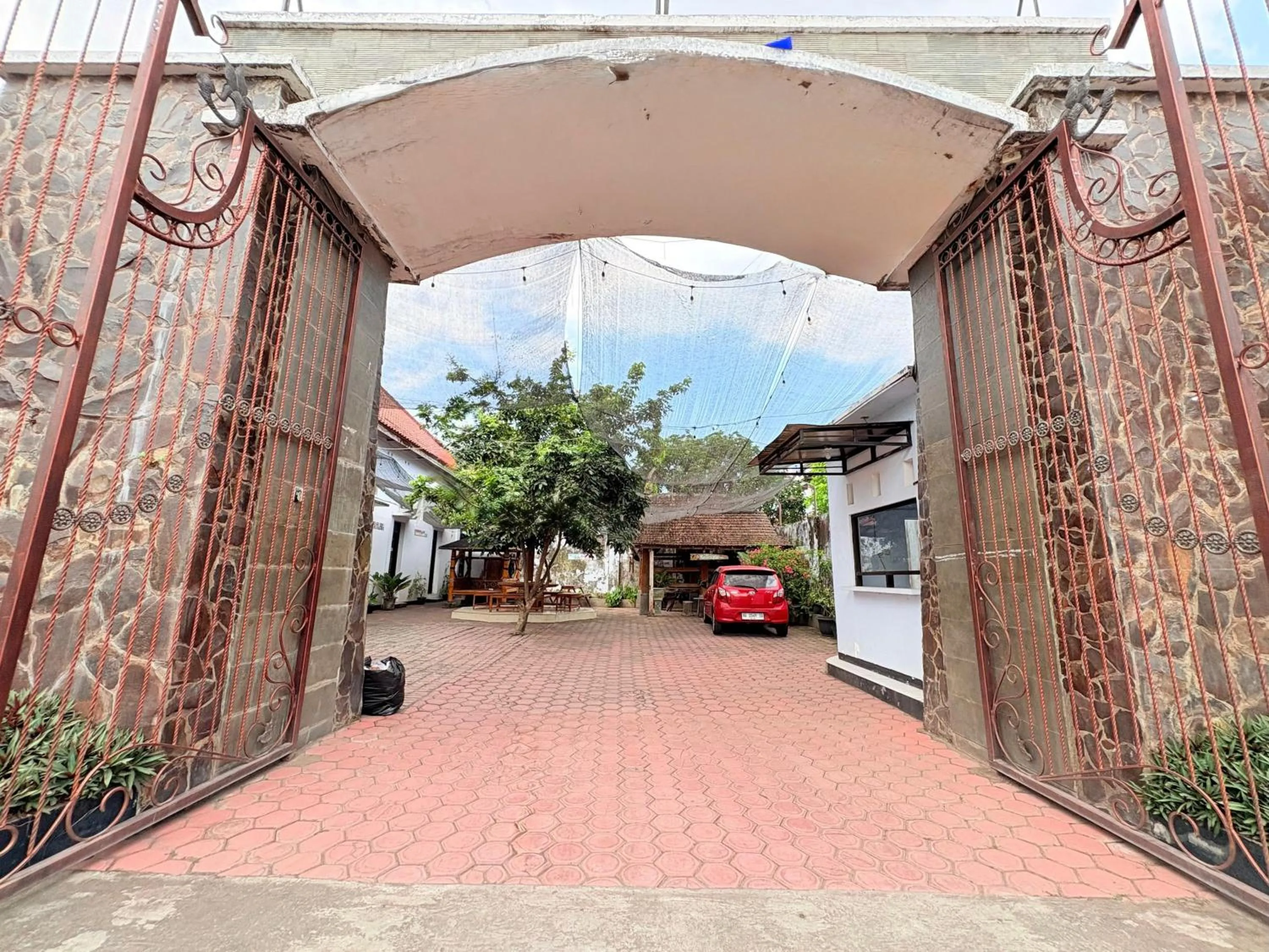 Facade/entrance in Trisna Patihan Resort