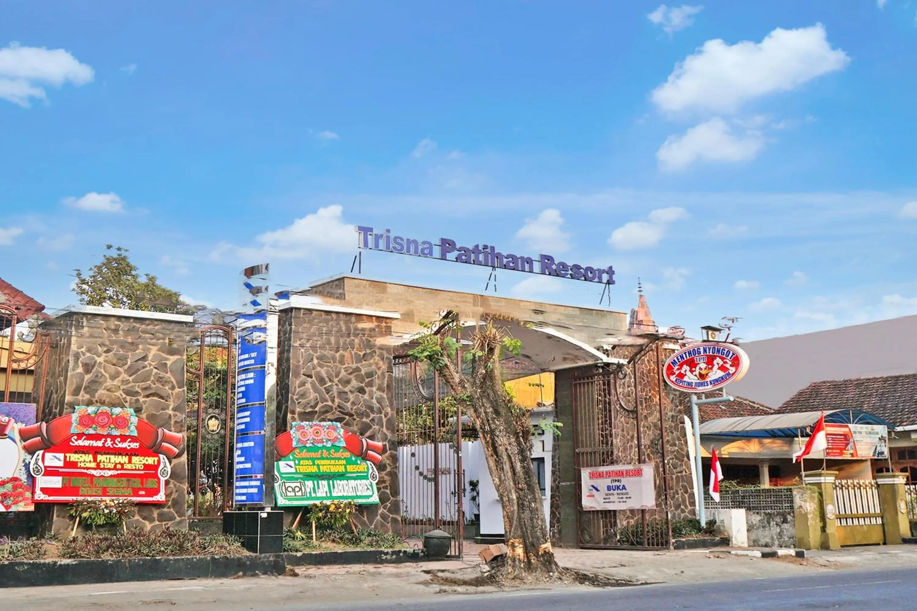 Facade/entrance in Hotel O Trisna Patihan Resort