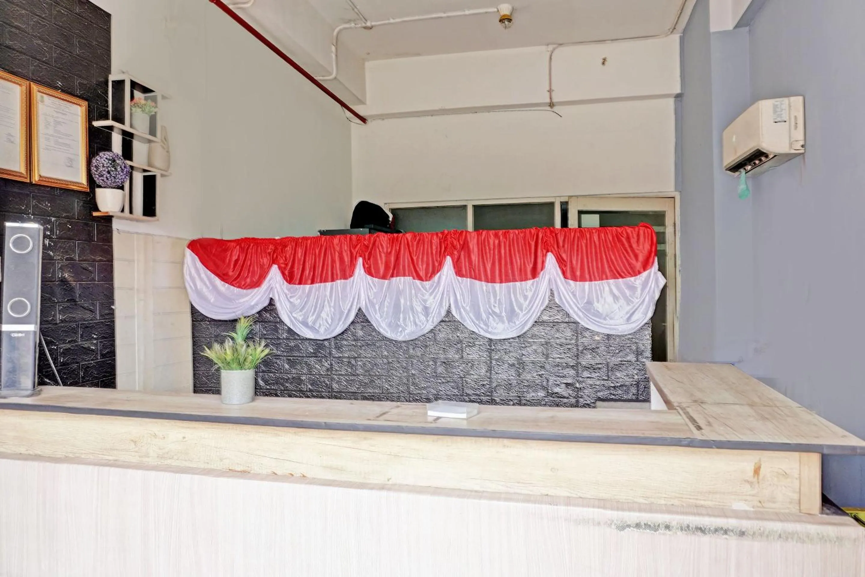 Lobby or reception in Collection O 92959 Apartement Sentraland Karawang By AT Room