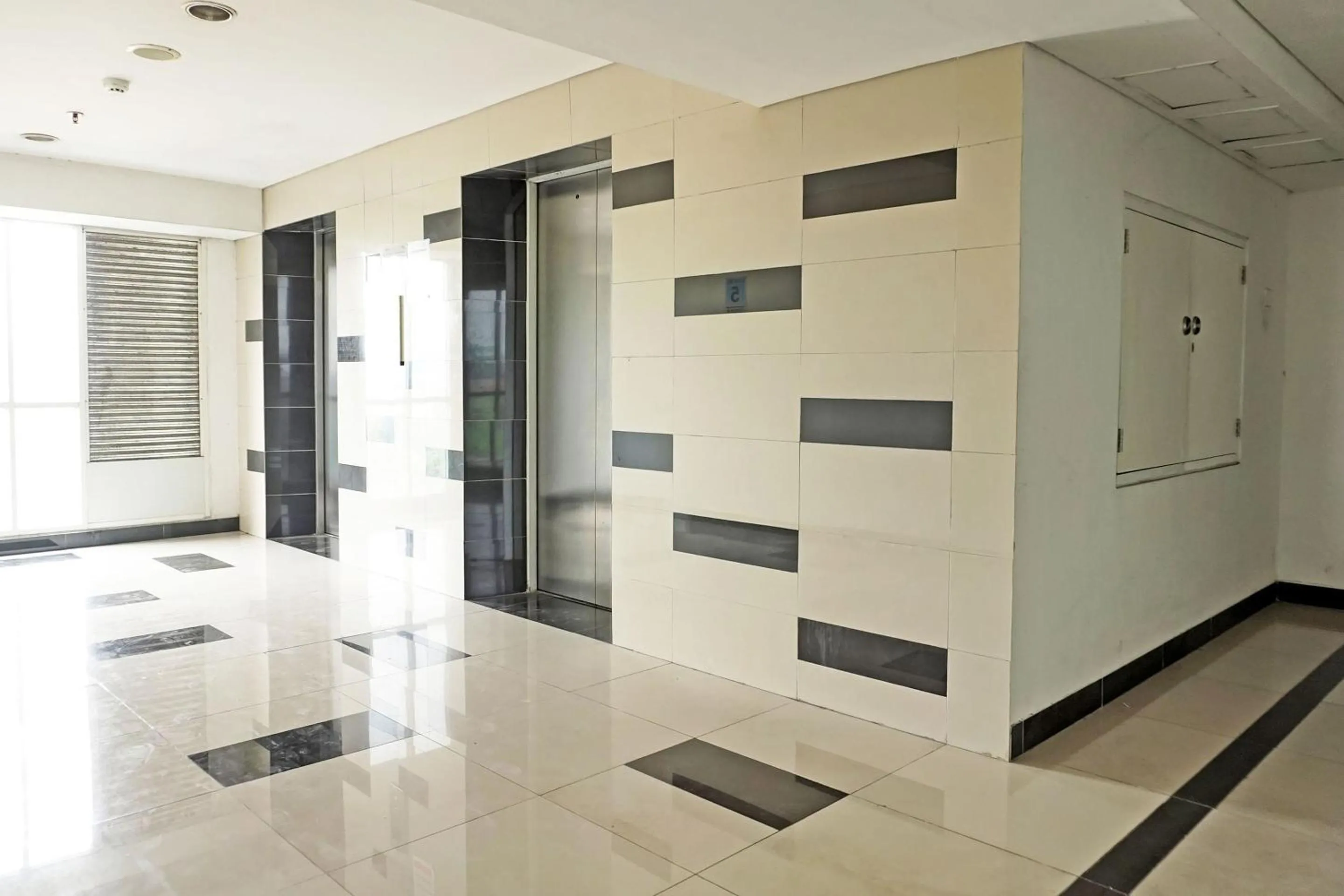 Lobby or reception in Collection O 92959 Apartement Sentraland Karawang By AT Room