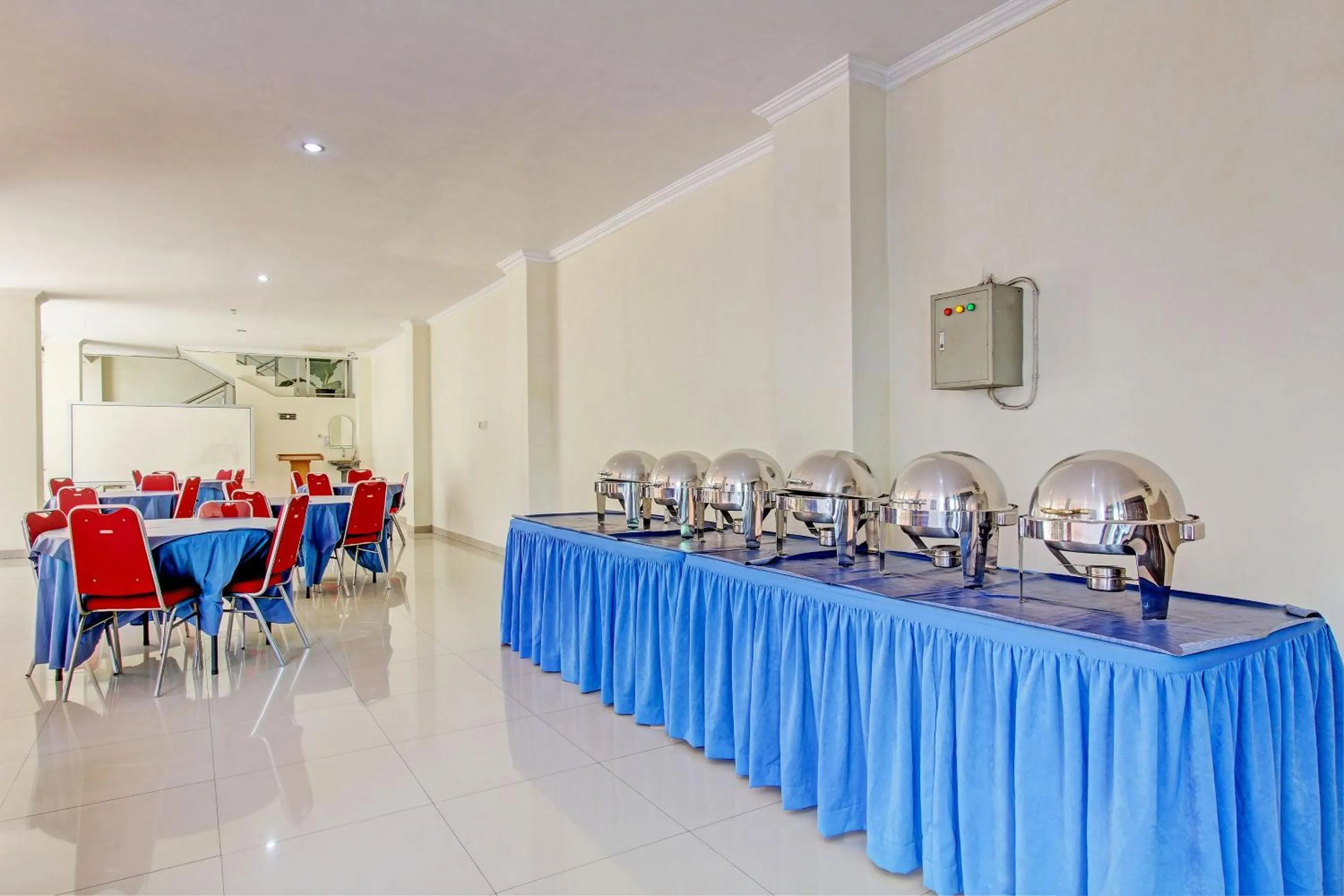 Lobby or reception in Hotel O Griya Lestari Pati 2