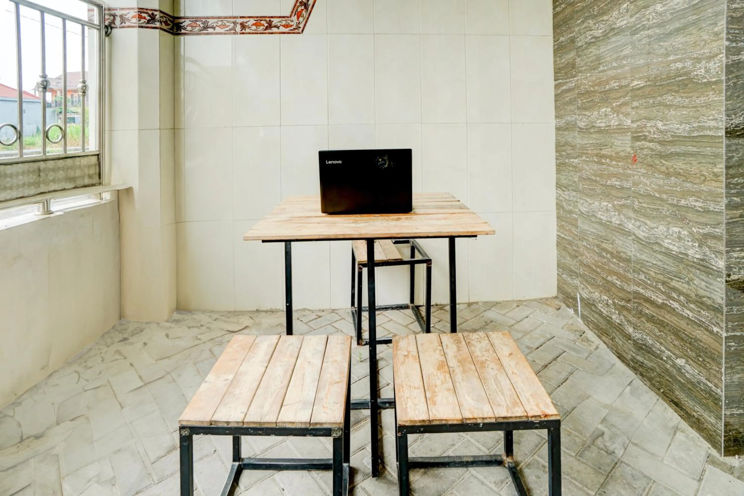 Lobby or reception in Hotel O Karman's Sari Homestay Syariah