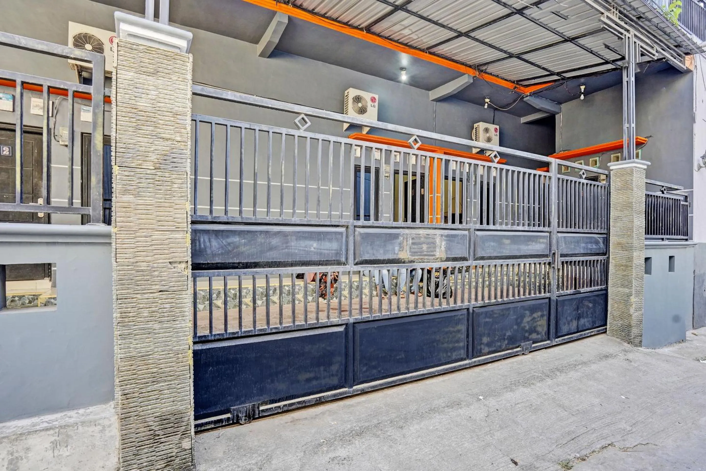 Facade/entrance in OYO Life 93032 Maju Mapan Homestay Syariah