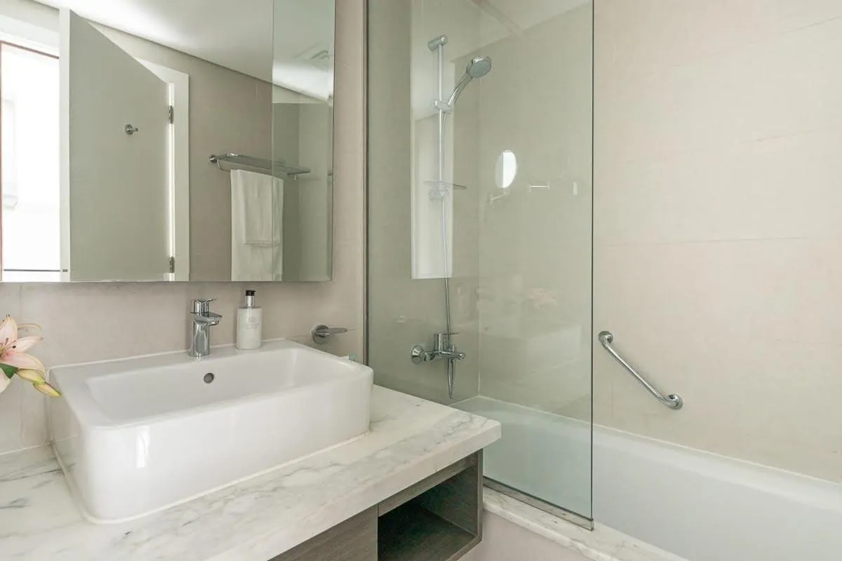 Frank Porter - DAMAC Prive