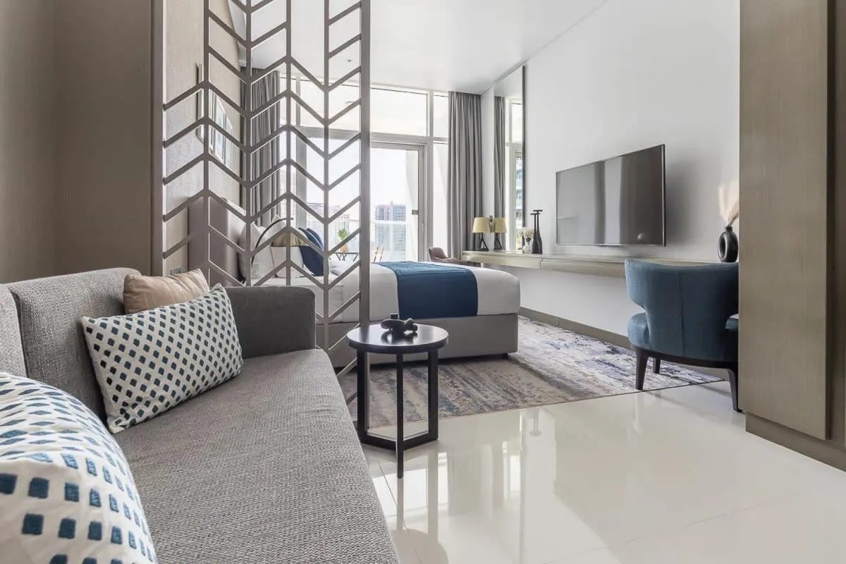 Frank Porter - DAMAC Prive