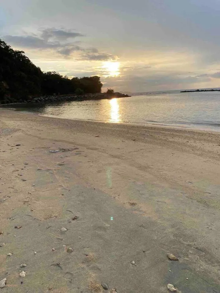 Spacious Beachfront Unit at Canyon Cove Nasugbu