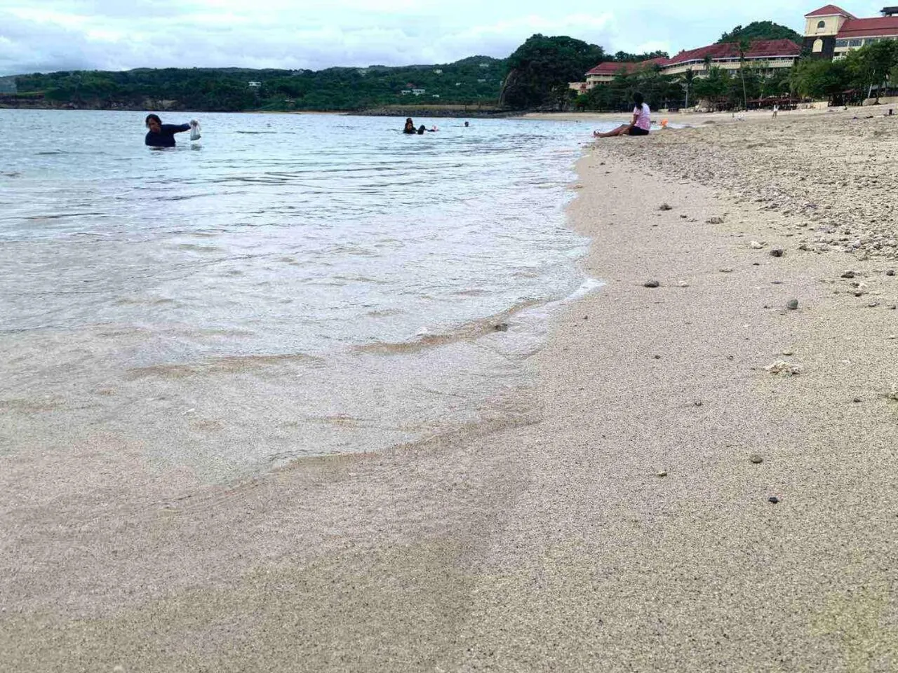 Spacious Beachfront Unit at Canyon Cove Nasugbu