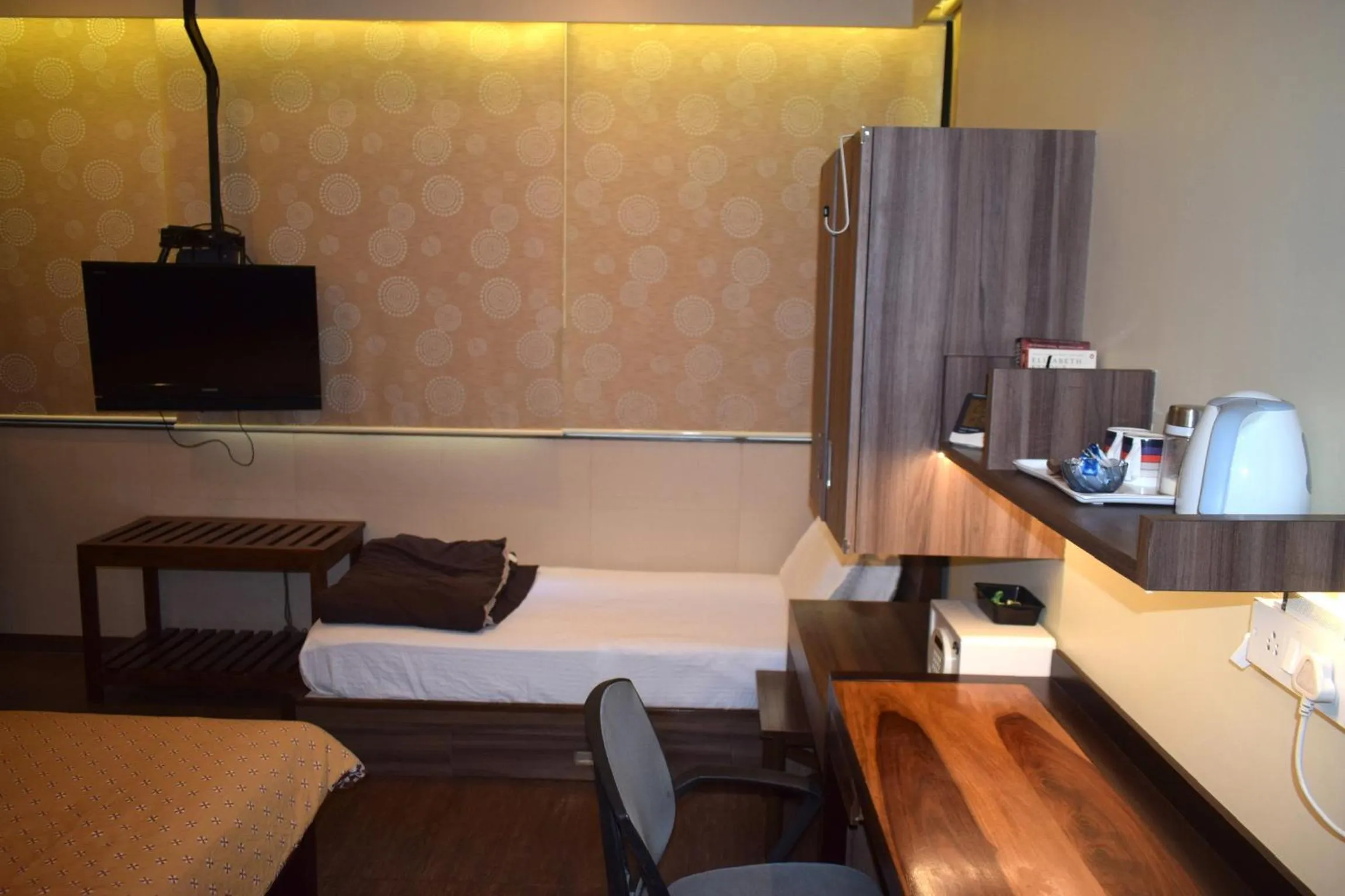 Bed in Apartment In Mumbai City Centre