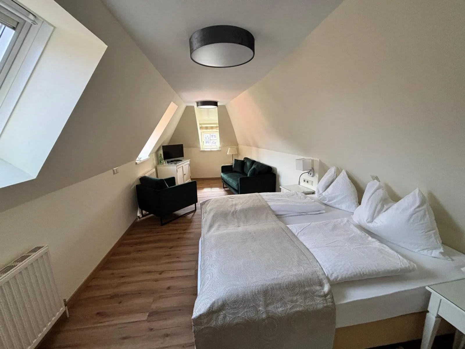 Photo of the whole room, Bed in Barock-Landhof Burkhardt