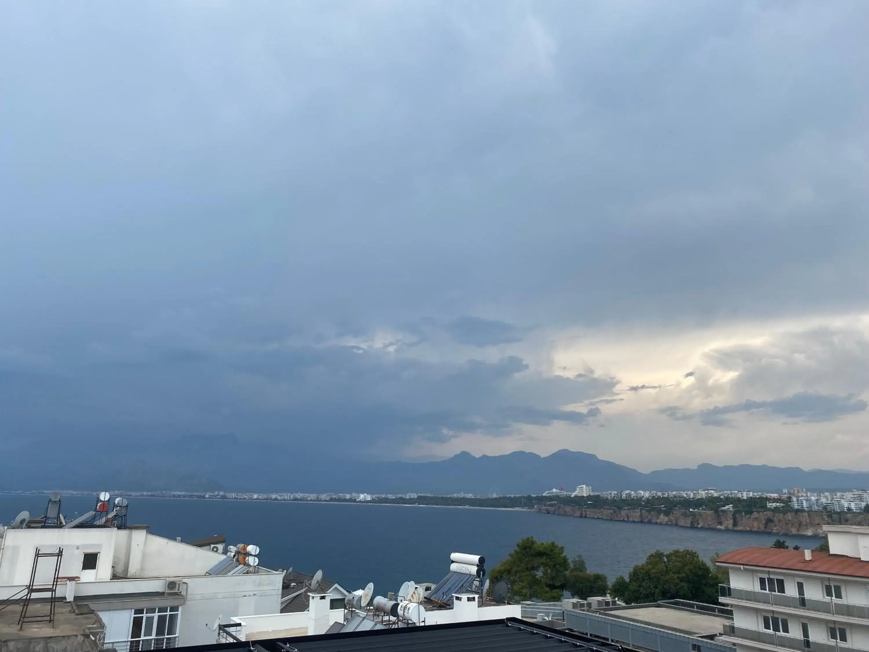 Mountain view in İn The Middle Hotel Mountain view in İn The Middle Hotel