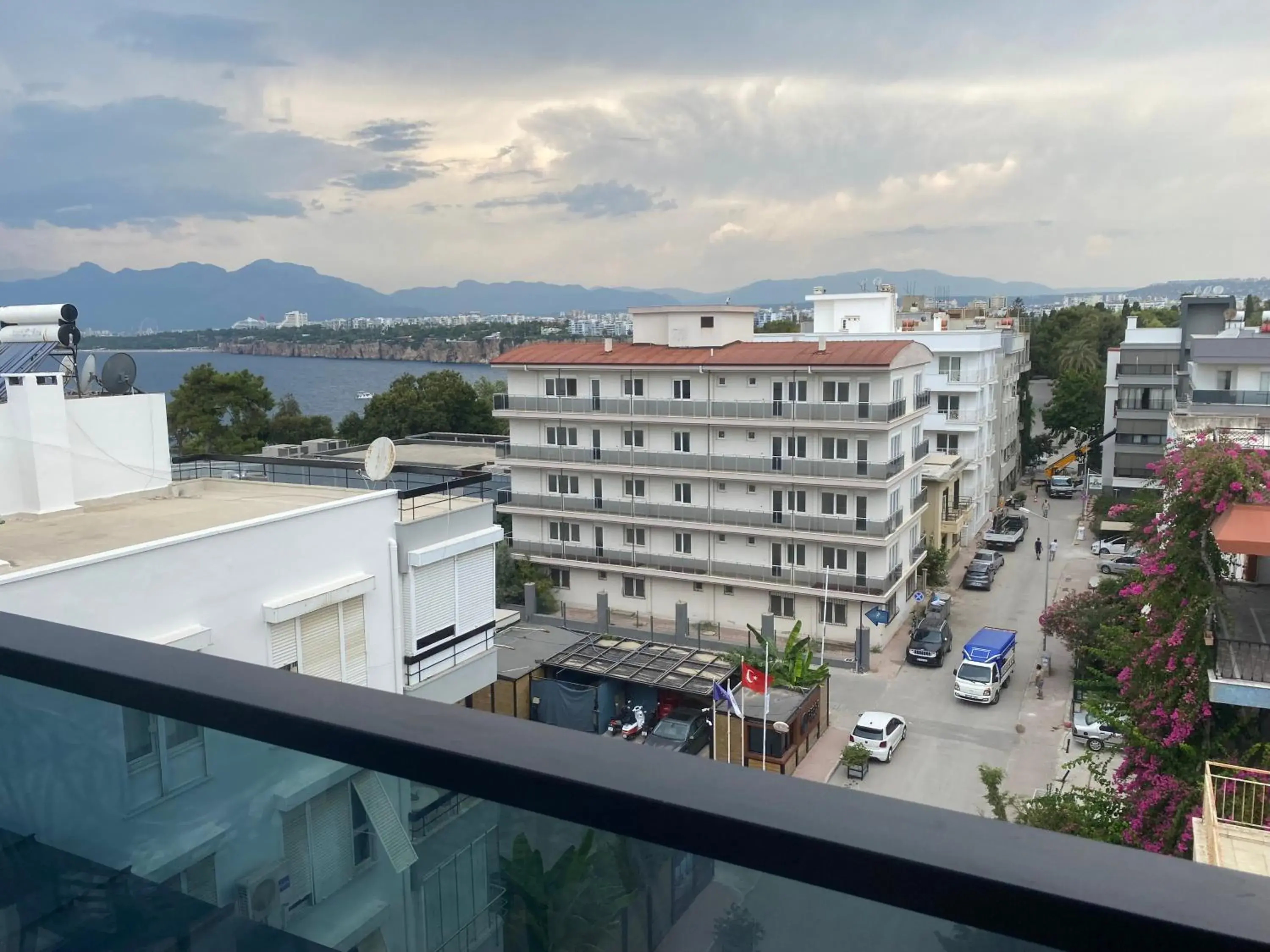 Property building in İn The Middle Hotel Property building in İn The Middle Hotel